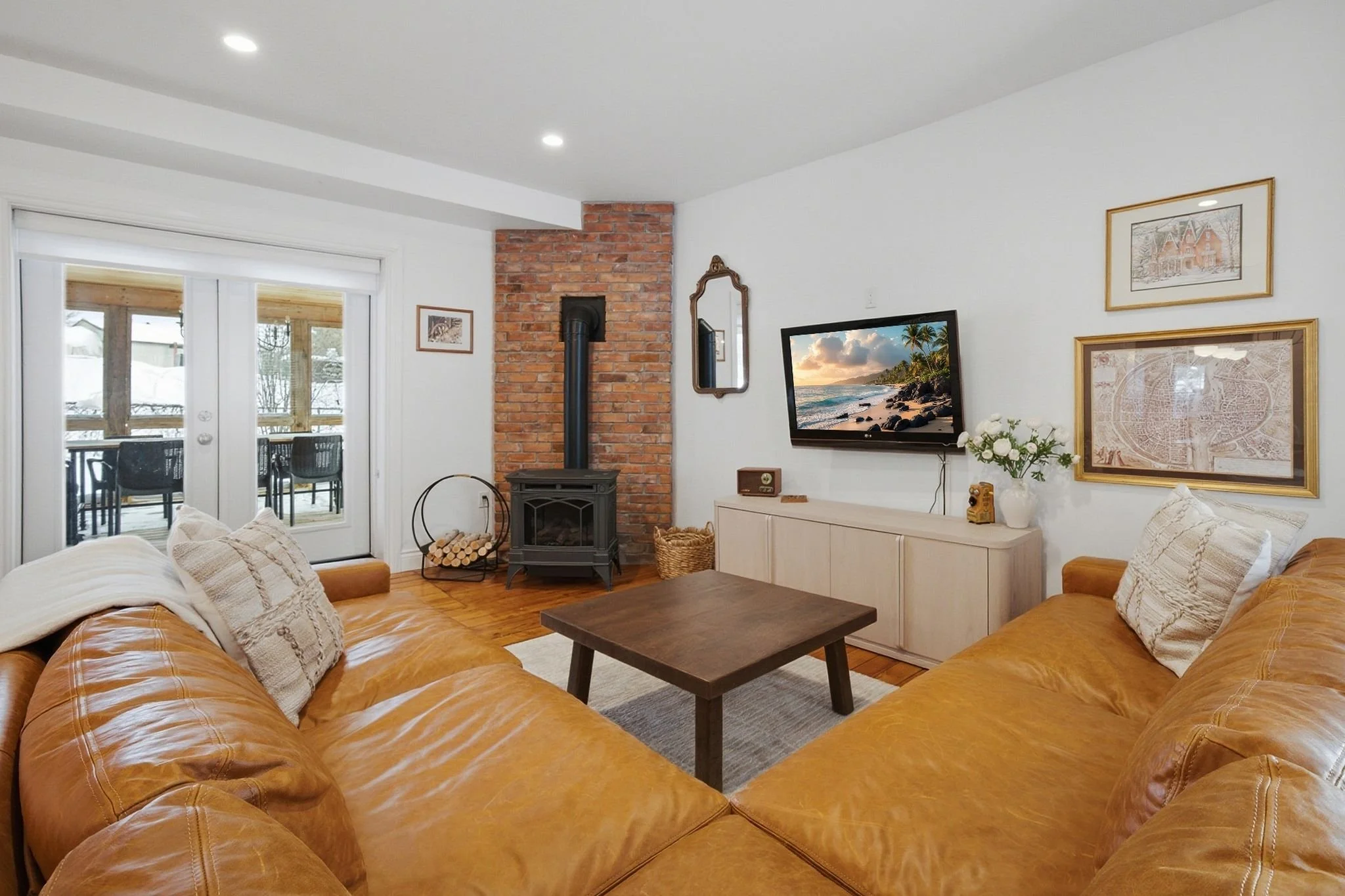12-25 Stanley St, Bloomfield ON.jpg