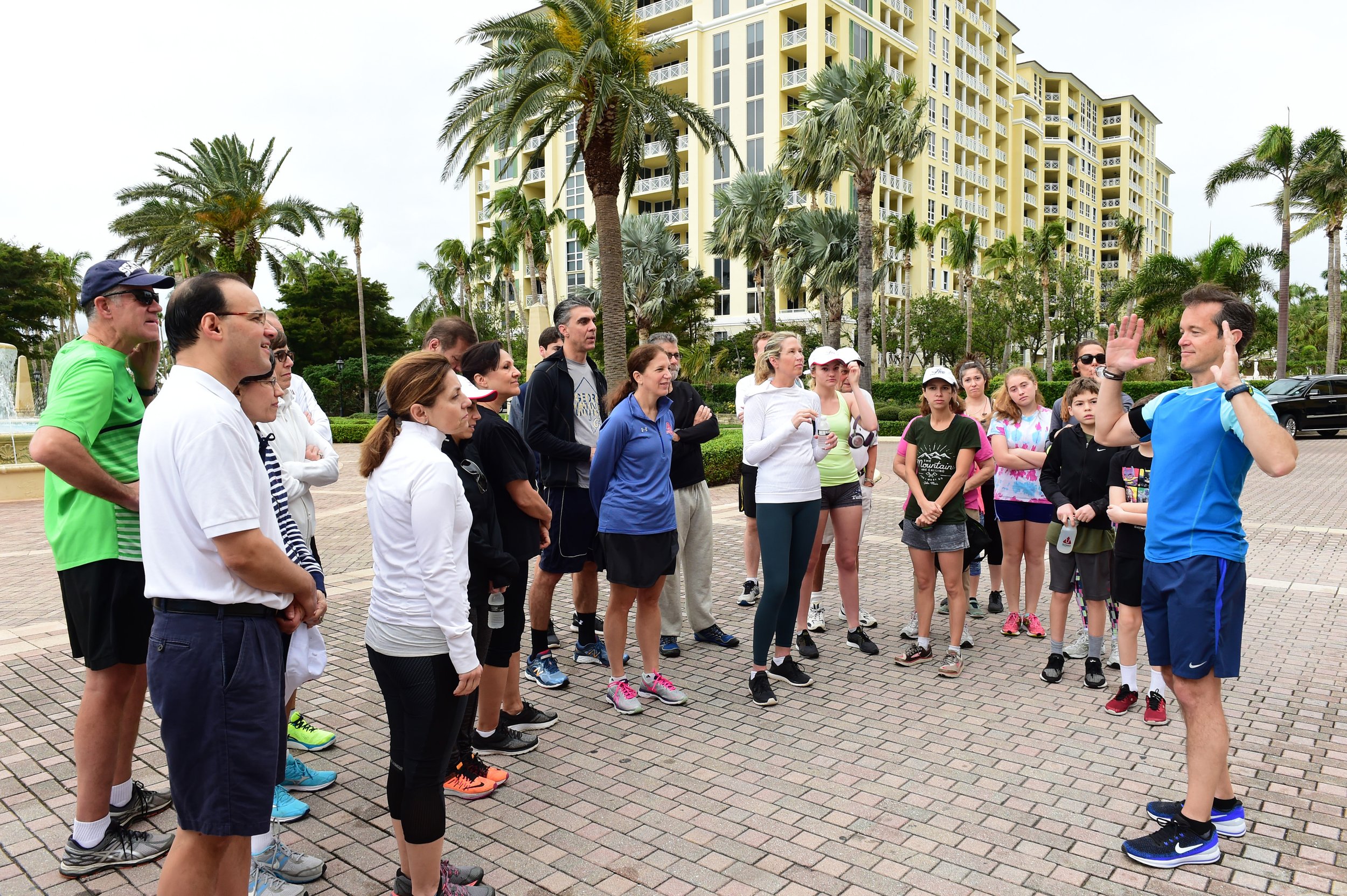 L100-SAT-WALK16.jpg