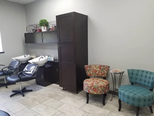 Salon 301 Suites