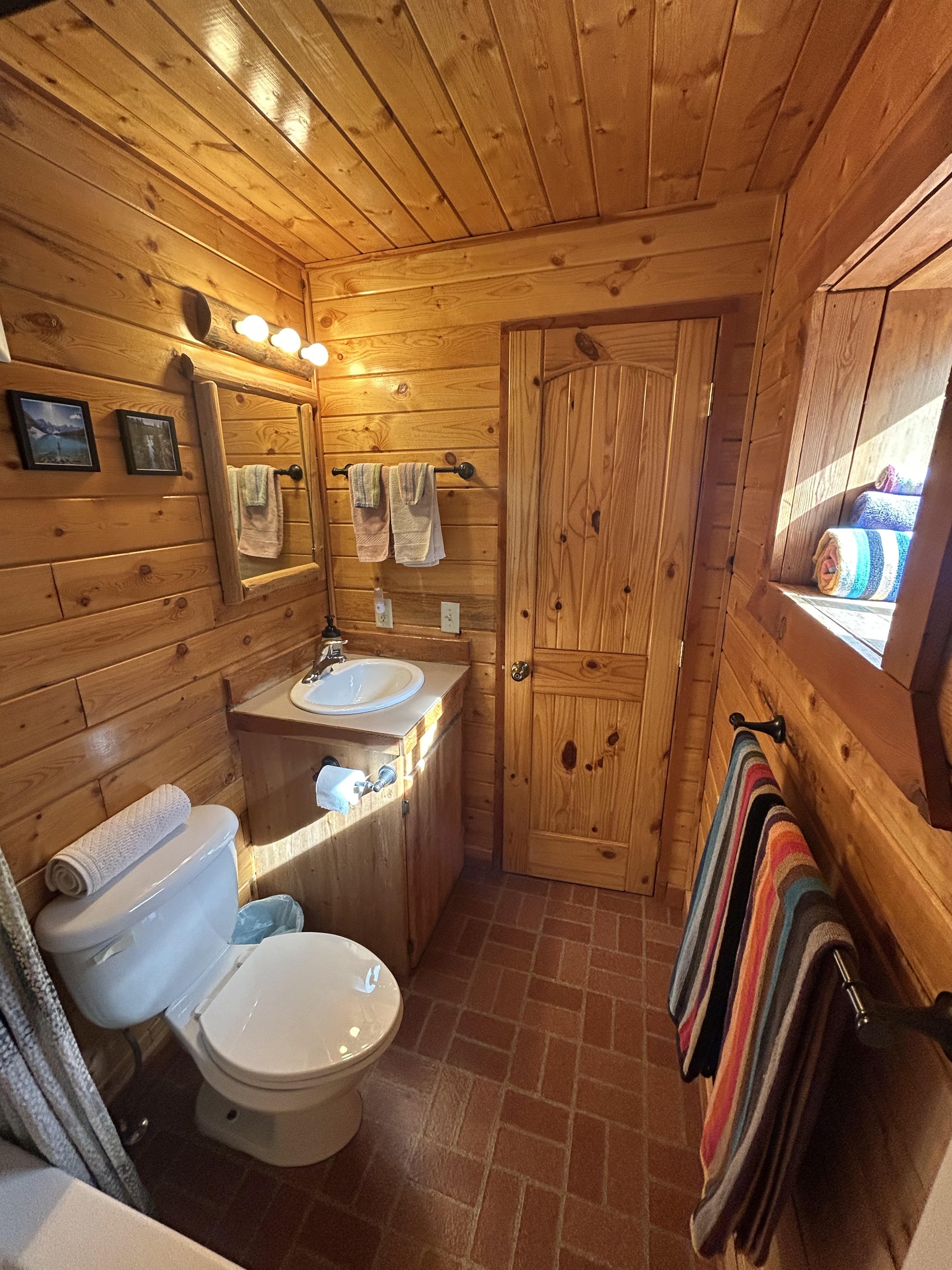 cabin 1 5.jpg