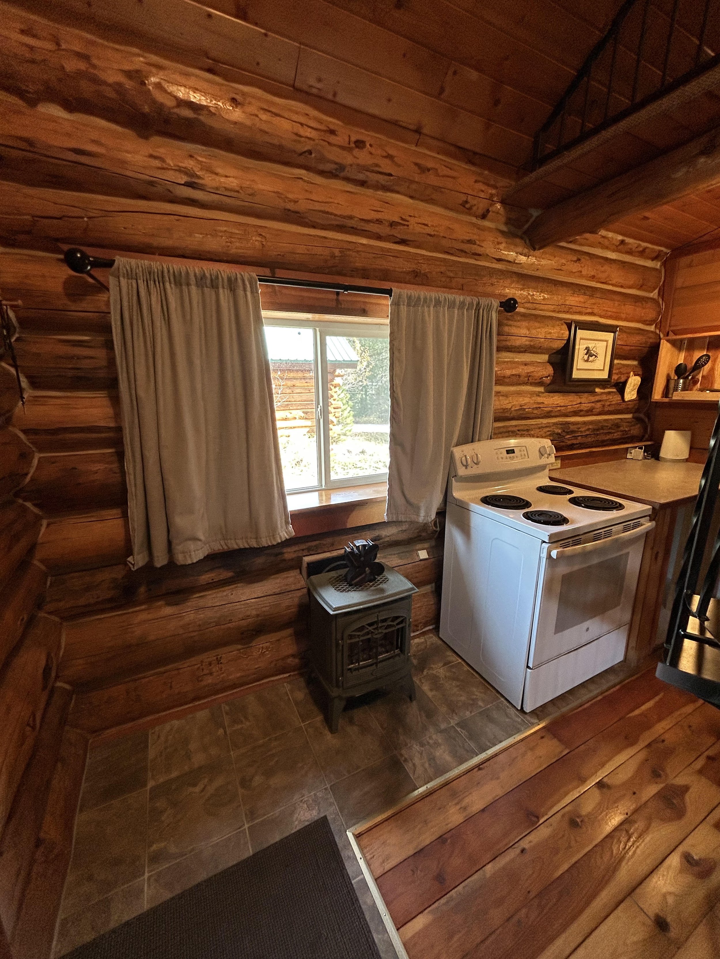 cabin 2 4.jpg