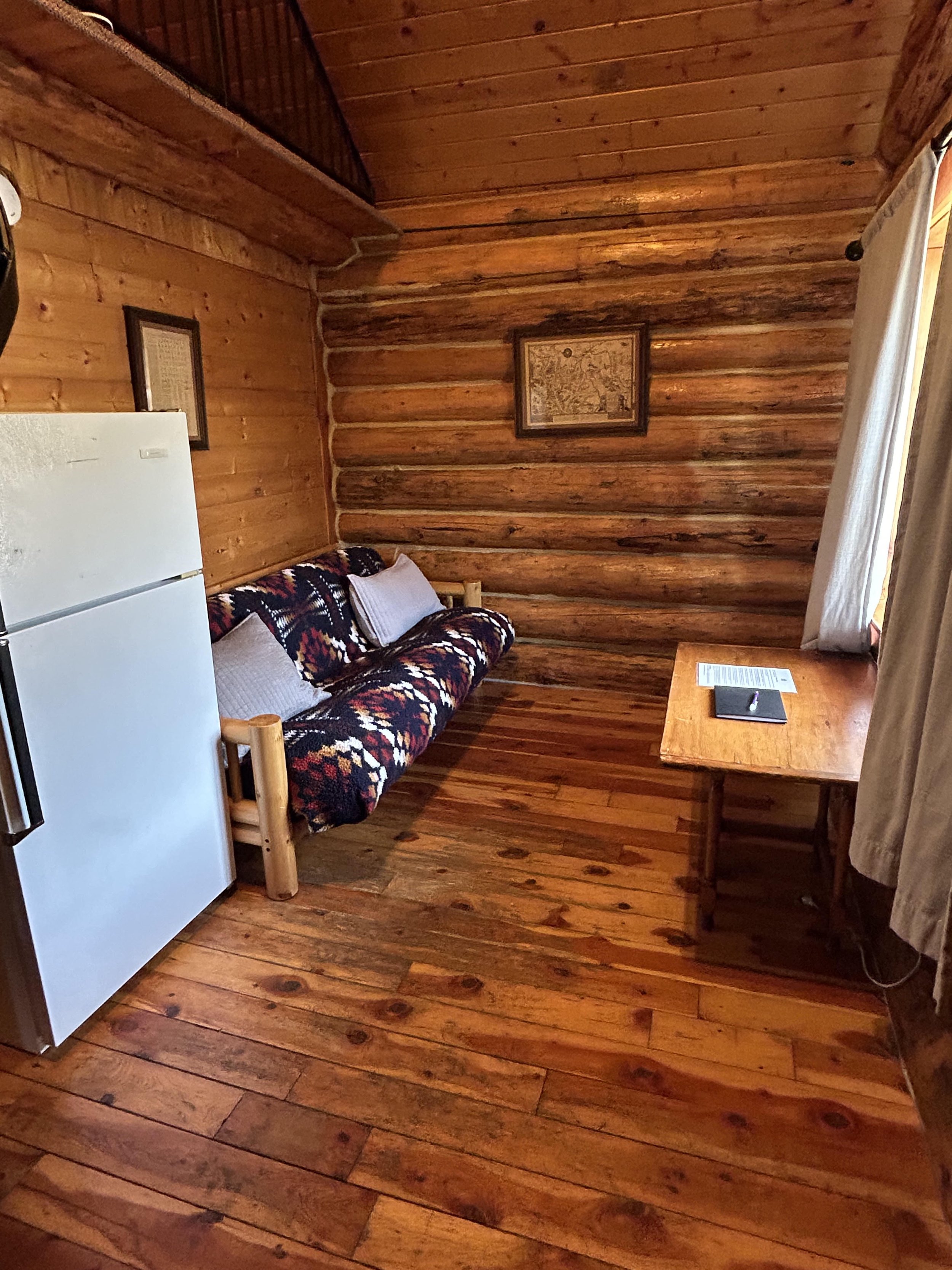 cabin 2 9.jpg