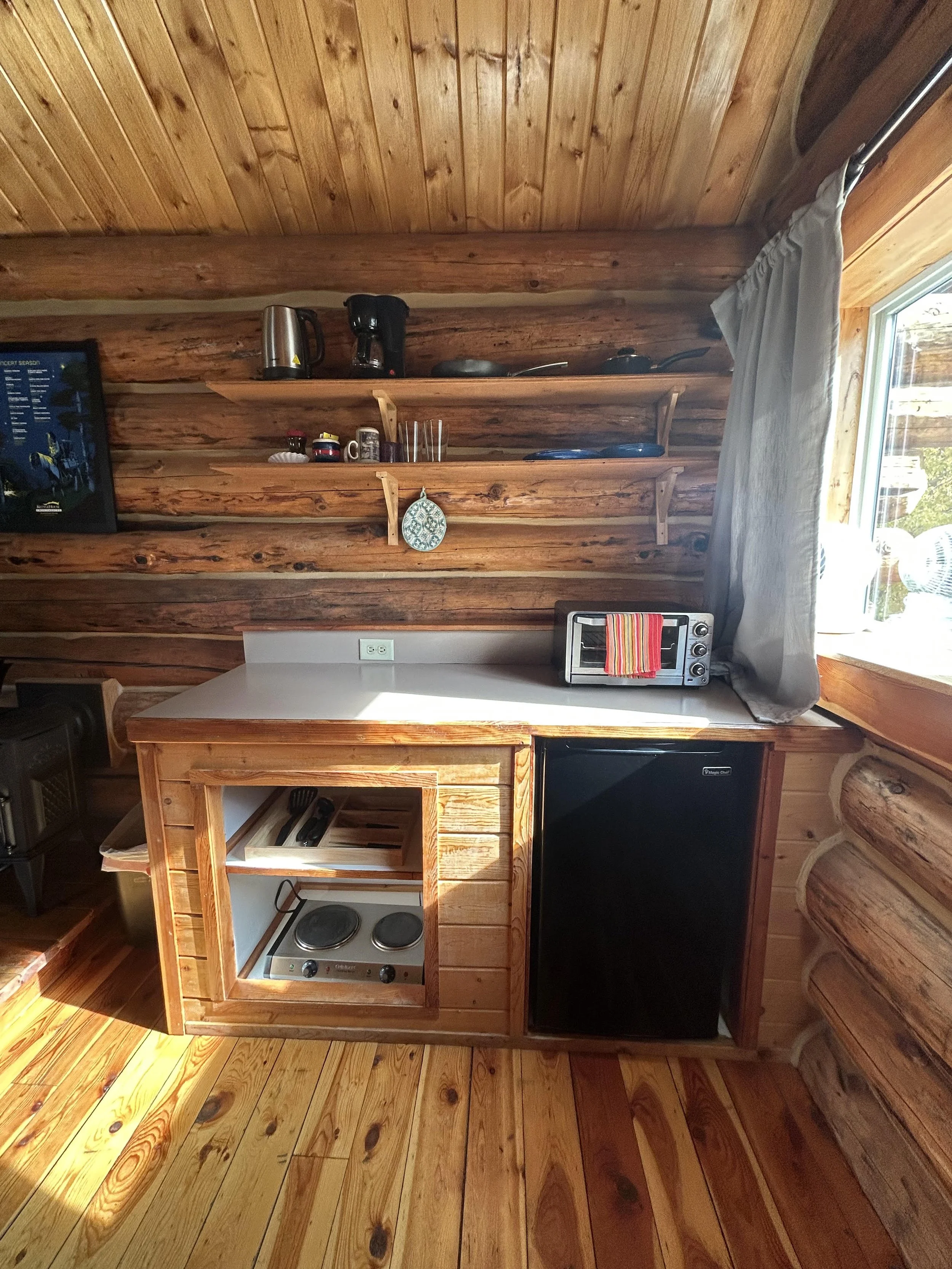 cabin 11.jpg