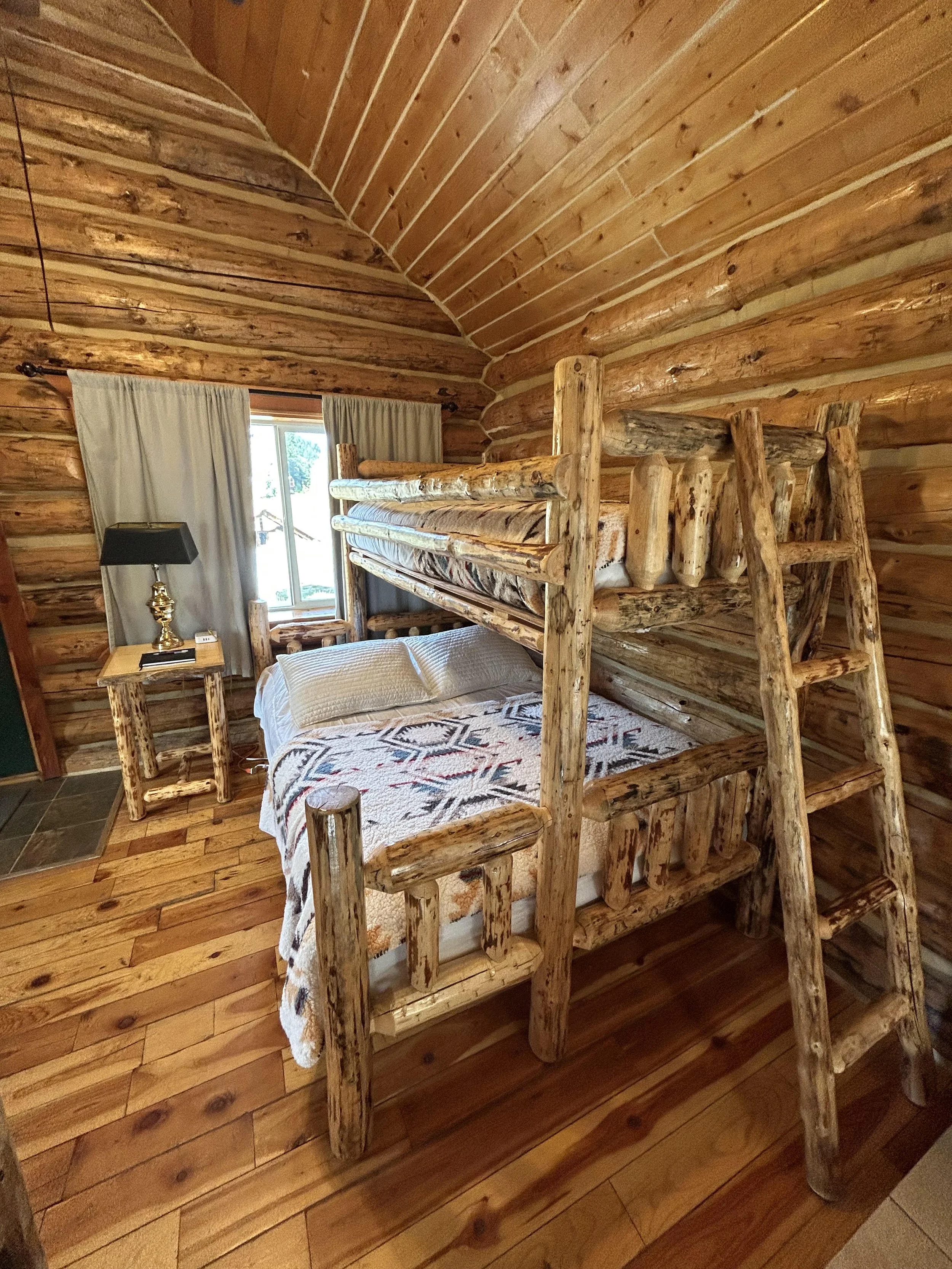 cabin 3 4.jpg