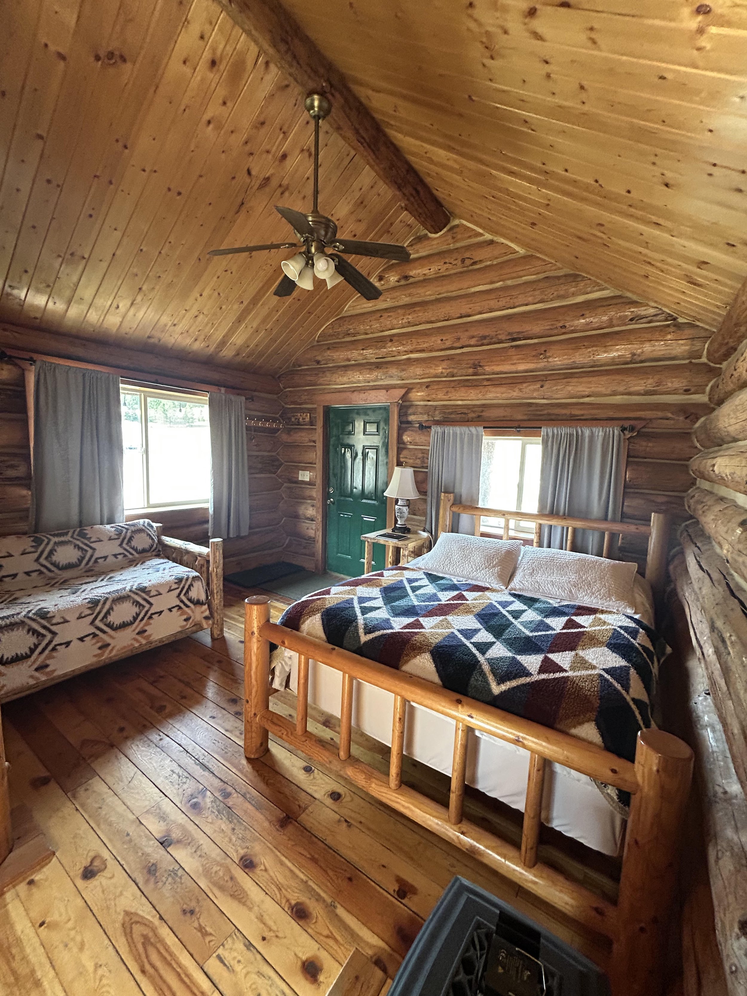 cabin 1 3.jpg