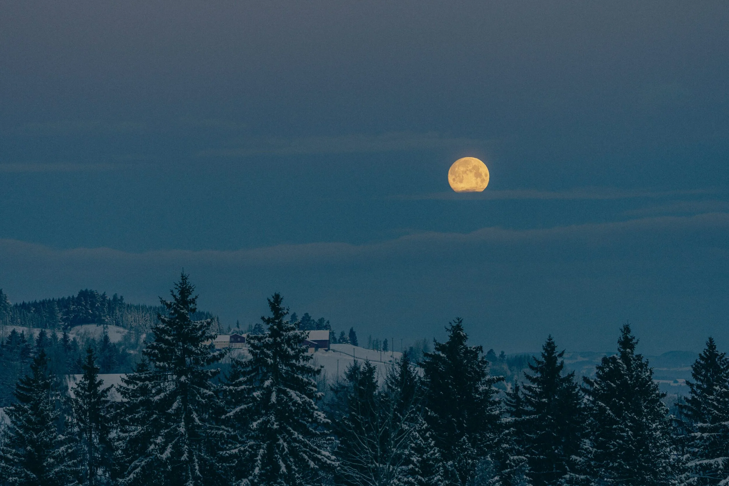 Cold-Moon-2560x1707.jpg