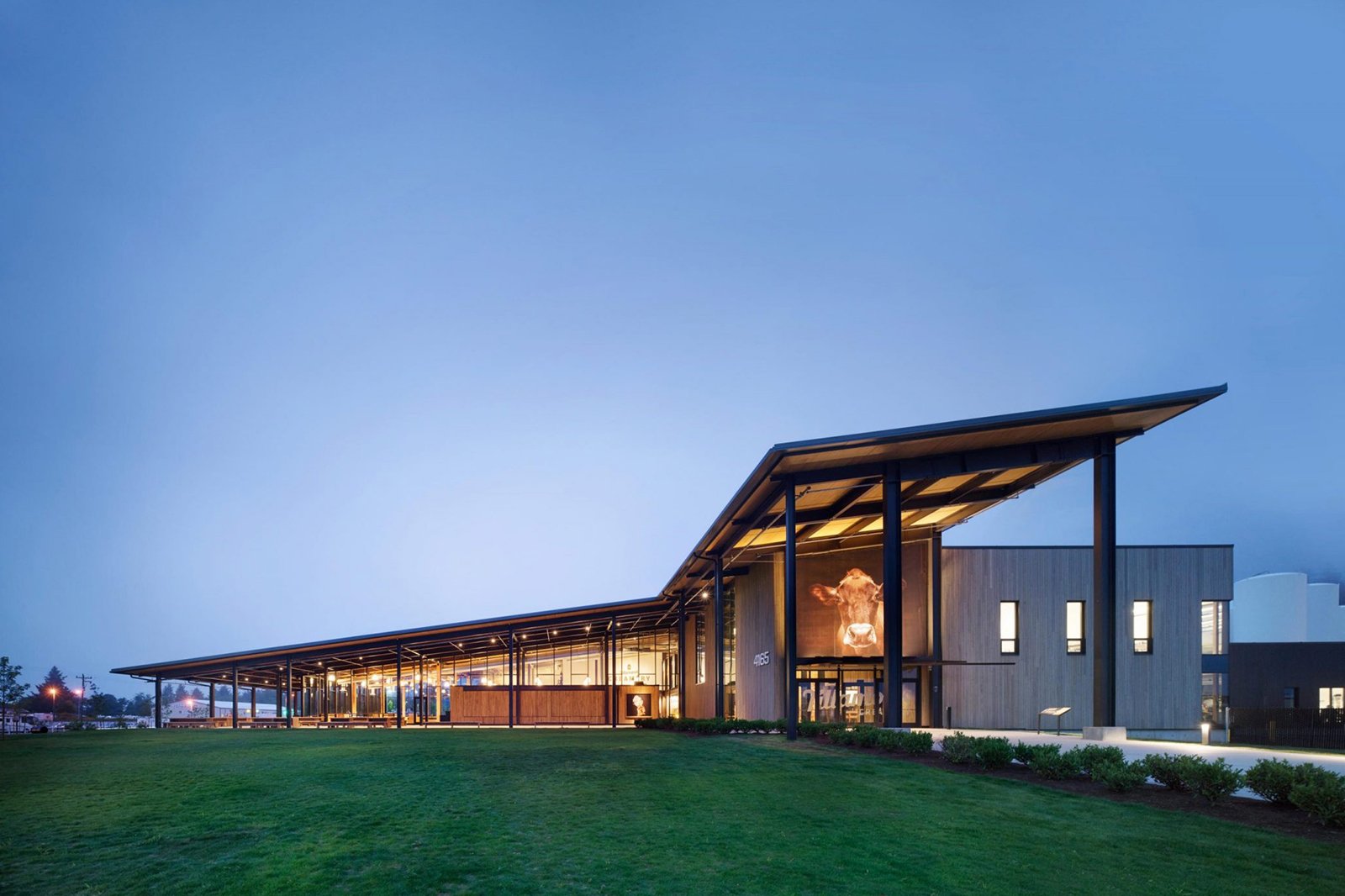 tillamook creamery visitor center - olson kundig