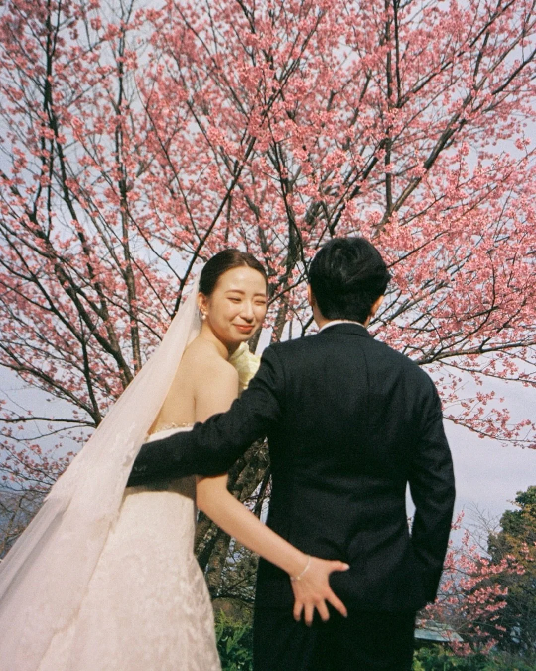 S+H in Atami 🌊

A wedding by the ocean in Atami with long conversations, great food, nights in the onsen, and the people you&rsquo;d choose to spend an entire weekend with. 

I&rsquo;ve been loving these multi day weddings. They create space for mea