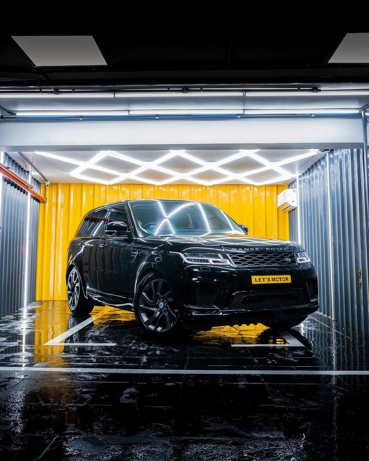 Murdered out ๐
Slammin this Range Rover Sport after a quick detail
Process:โ
โ
Decontamination Washโ
โ
Iron Decontamination, Clay Bar Scrub
โ
Full Interior Detailโ
โ
Leather Clean, Conditionโ & Protected
โ
Engine Bay Detailโ ed
โ
Two Step Paint