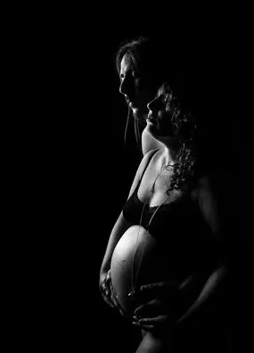 couple avec une femme enceinte