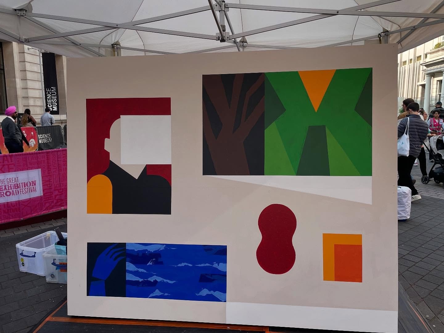Wet and windy weekend painting for @interplayprojects and @imperialcollege @exrdfestival. Fantastic project and festival and very inspiring research🙌🏻

&lsquo;Notice&rsquo; explores the tension between what we see and what we overlook&mdash;both in