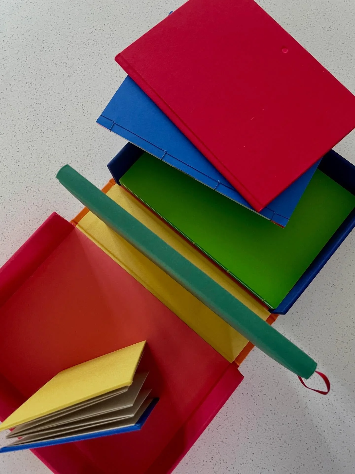 Few weeks ago I had a pleasure of taking part in book binding workshop at @londonbookarts It was a book heaven! Our teachers were amazing @hanburypress &amp; @simongoode 🙌🏻, my group was super friendly, LCBA was very inspiring and Hackney was beaut