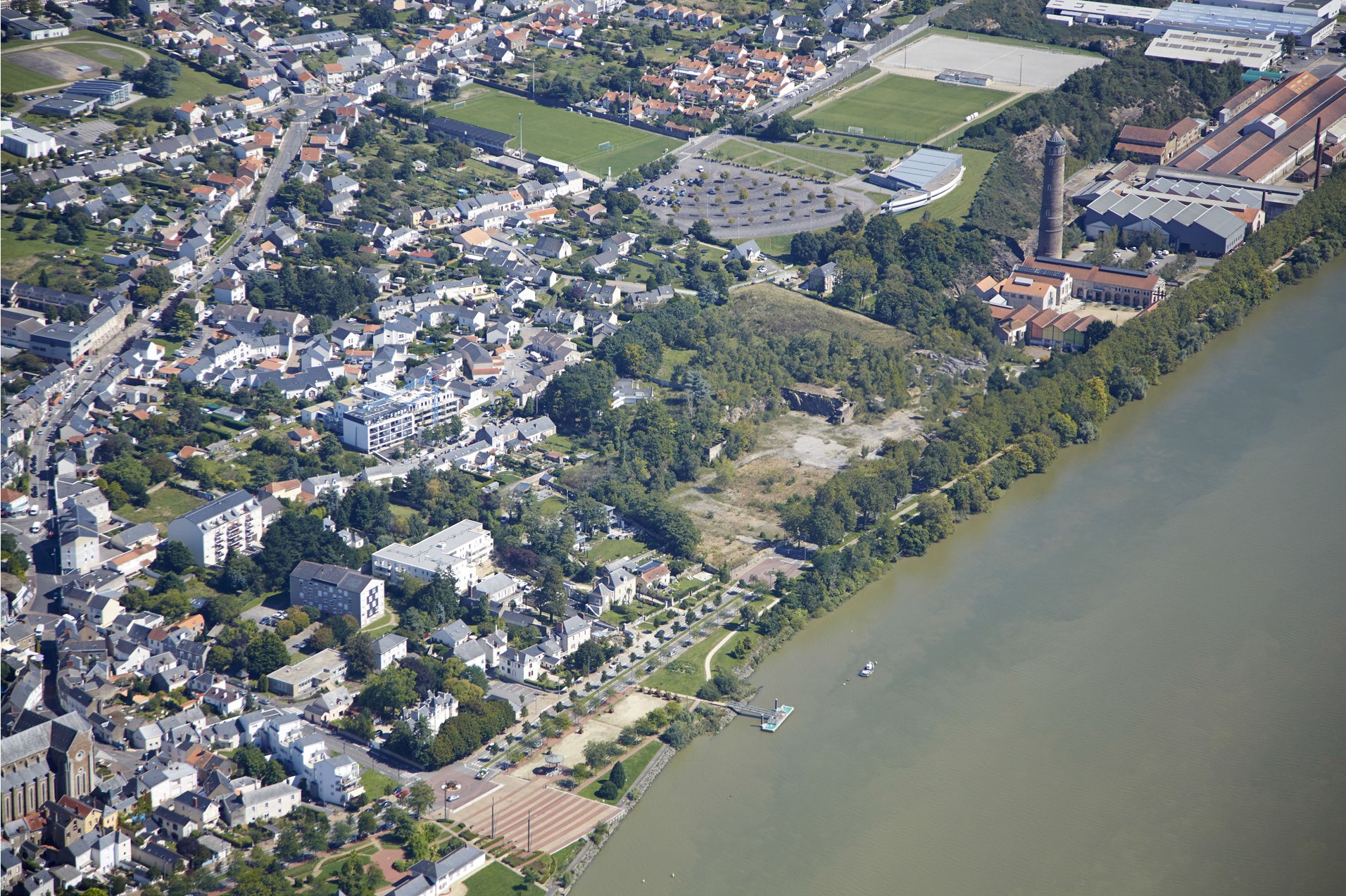 PROJET LAURÉAT : MAÎTRISE D’OEUVRE URBAINE, PAYSAGÈRE ET OPÉRATIONNELLE DANS LE CADRE DE LA ZAC RIVES DE LOIRE À COUËRON (44) D’ICI LA fait partie de l’équipe lauréate, aux côtés de Super8 mandataire, Egis, Betrec, Vizea et boc, pour la
