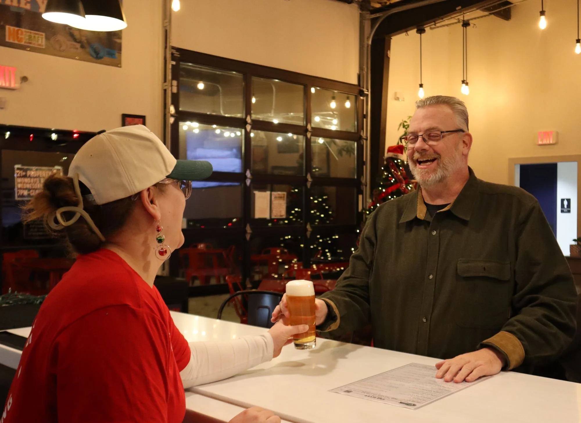 ‼FOOD TRUCKS AND EVENTS 2/23-3/1‼
Got a little whiplash from the sudden shift back to winter?? No fear, we have a supERB weekend planned as those temps keep rising! 🌦️ We've got back to back events this week with Trivia AND Bingo so be sure to stop 