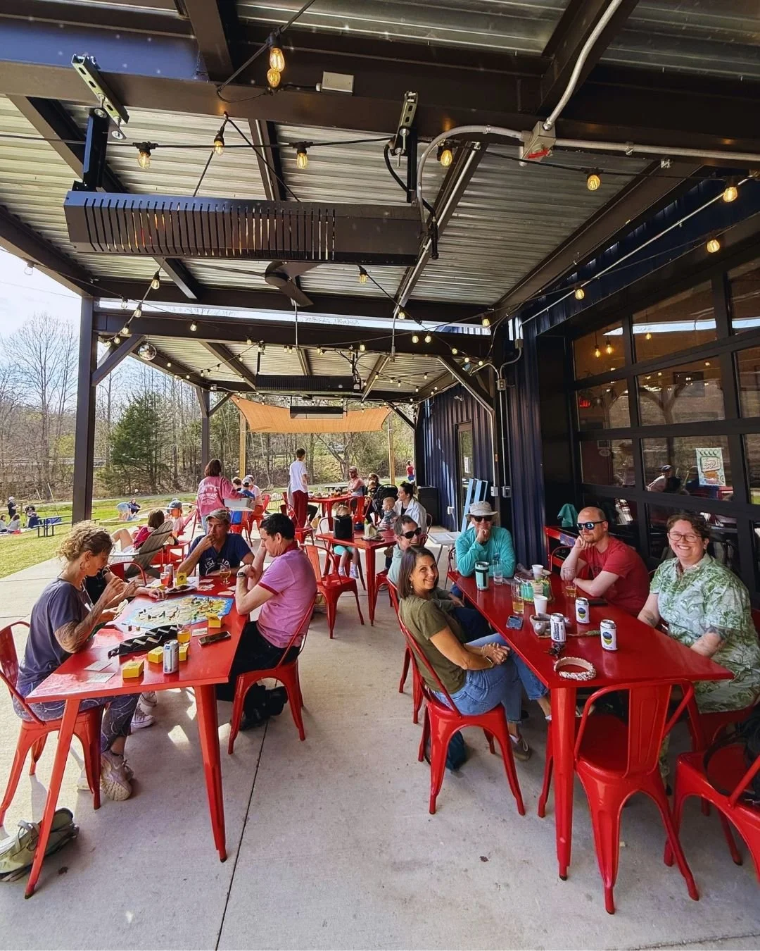 ‼FOOD TRUCKS &amp; EVENTS 3/30-4/5‼

Saying goodbye to March and starting April with a superb lineup of trucks and fun festivities. We can't wait for another beautiful spring month with you all at ERB. 🌦

Monday: @chef_50 3-9PM | 21+ Trivia with @ha