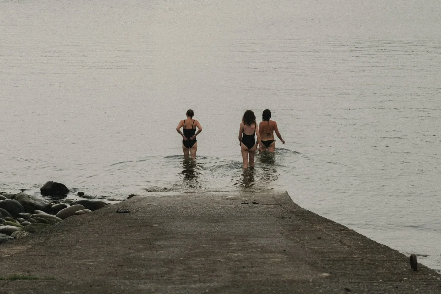 Grianstad an Gheimhridh ~ The standing still of the Sun ~ Winter Solctice ❄️✨

Today marks the shortest day and longest night of the year. A time when the land is asleep and we can rest and reflect on the year gone by.

A gentle reminder for us to sl