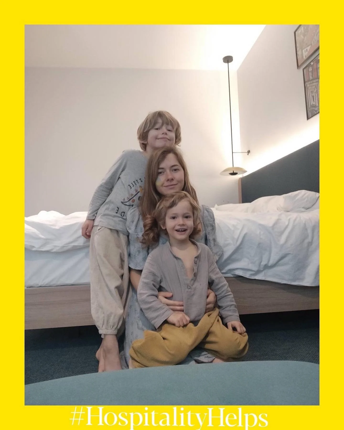 #HospitalityHelps_stories
Добрый день,
Благодарю от всей души команду#HospitalityHelps за оперативную поддержку в нужное время! Месяц назад я с детьми покинула дом, и мы кочевали у друзей, и преодолевали километры пути к семье в безопасное место. Мы 