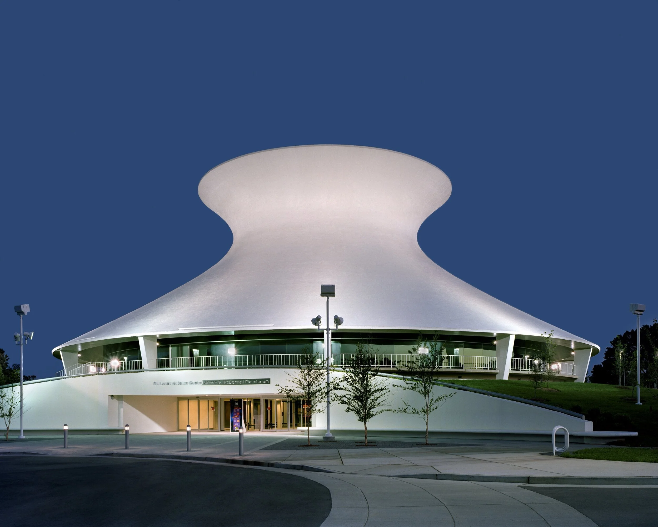 planetarium exterior1.jpg