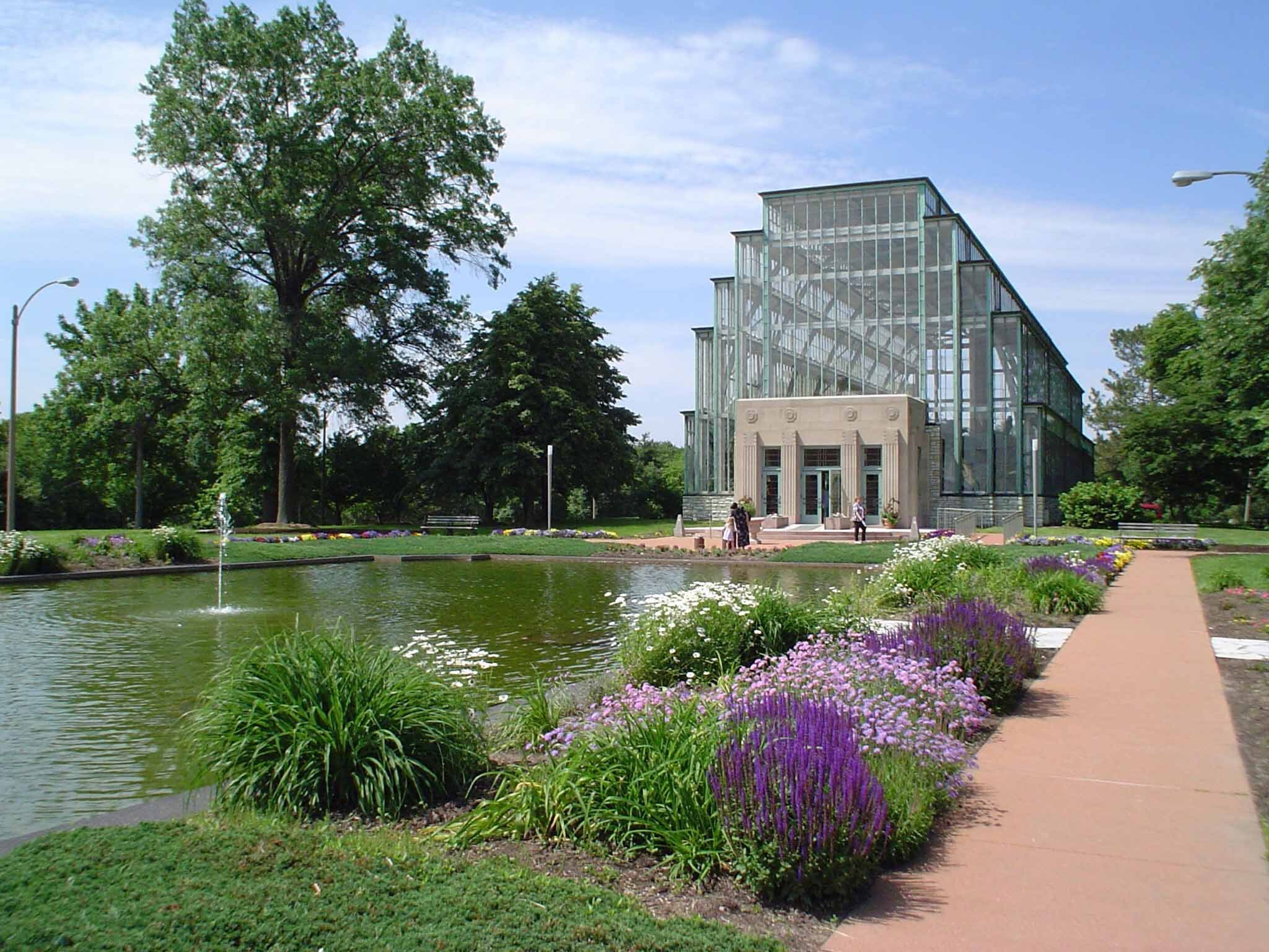 Jewel Box outside day 004.jpg