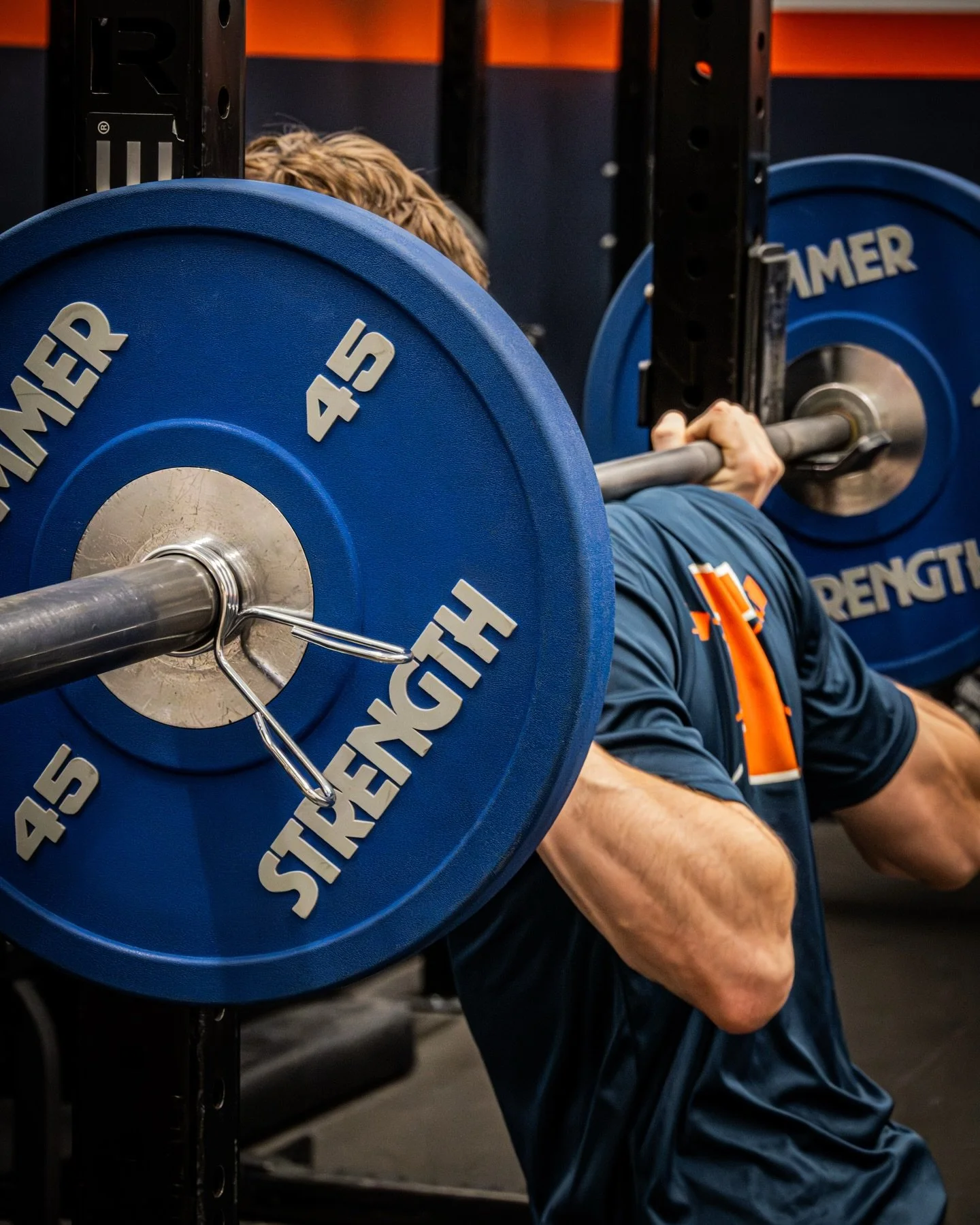 Found the &ldquo;💪&rdquo; emoji

Pic credits @nicholasslatteryphotography 

#uiuc #illinois #rowing #crew #gym