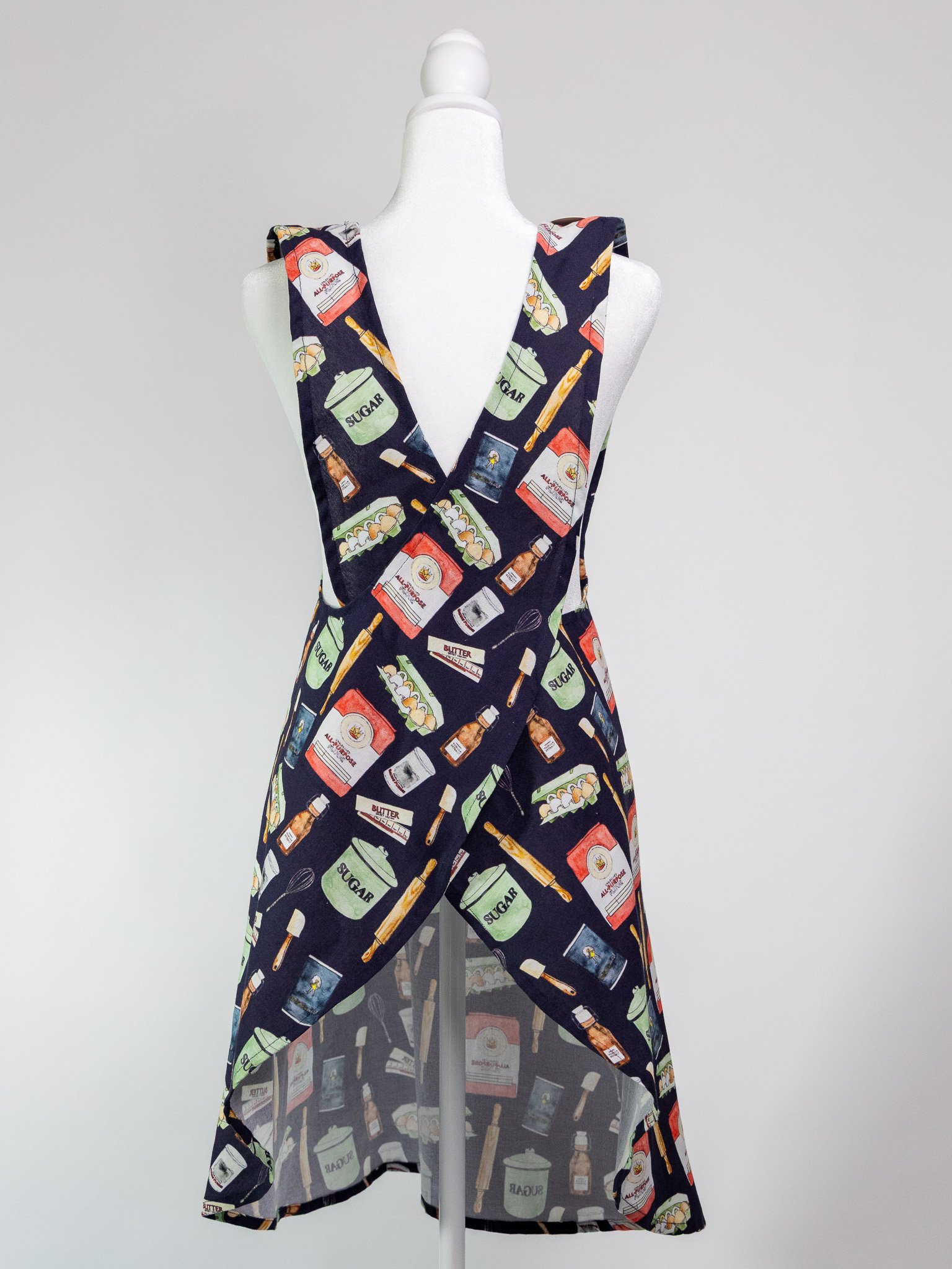 Abigail Leigh Designs The Baker Apron Back.jpg