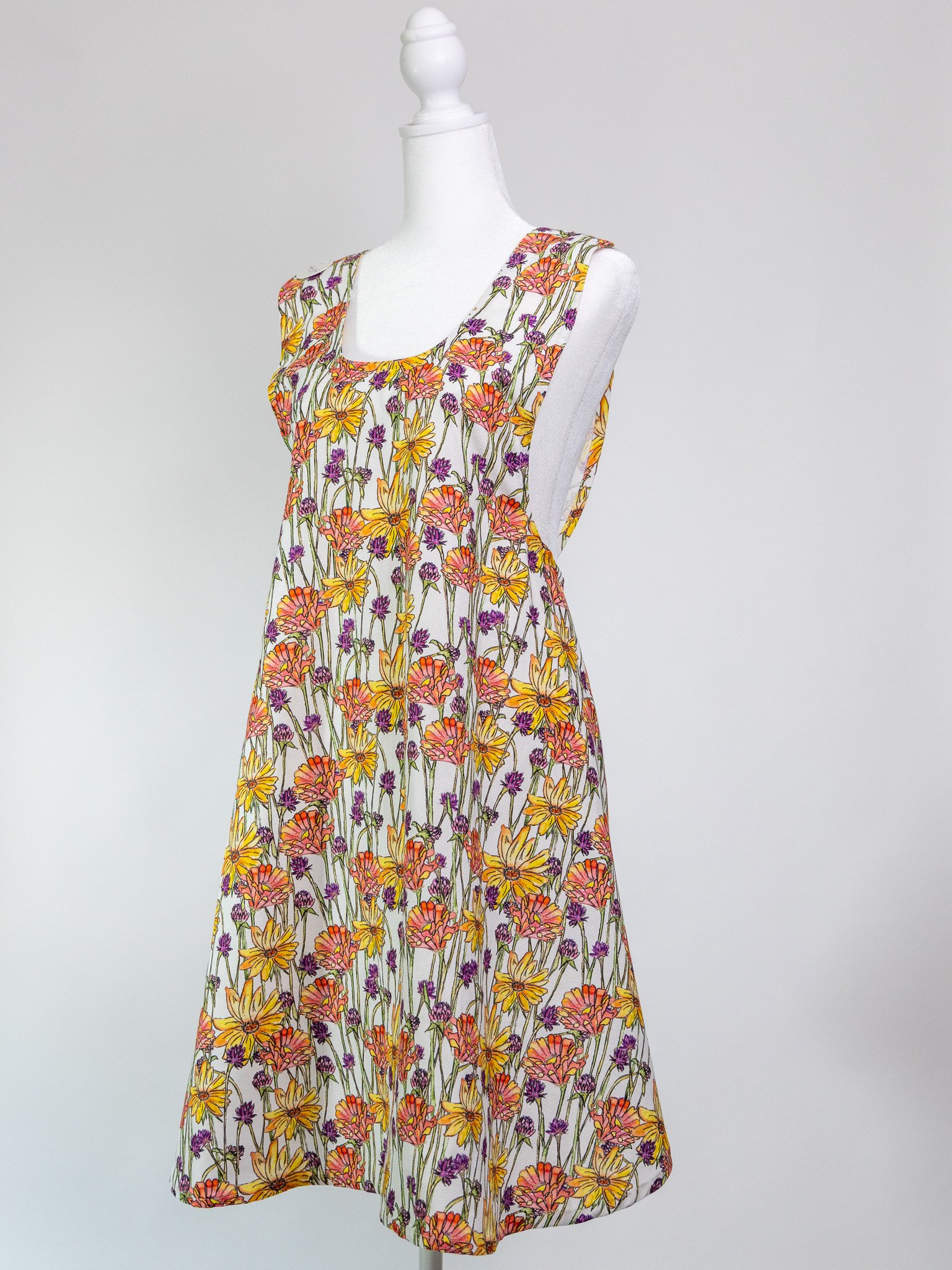 Abigail Leigh Designs Wildflower Apron Side.jpg