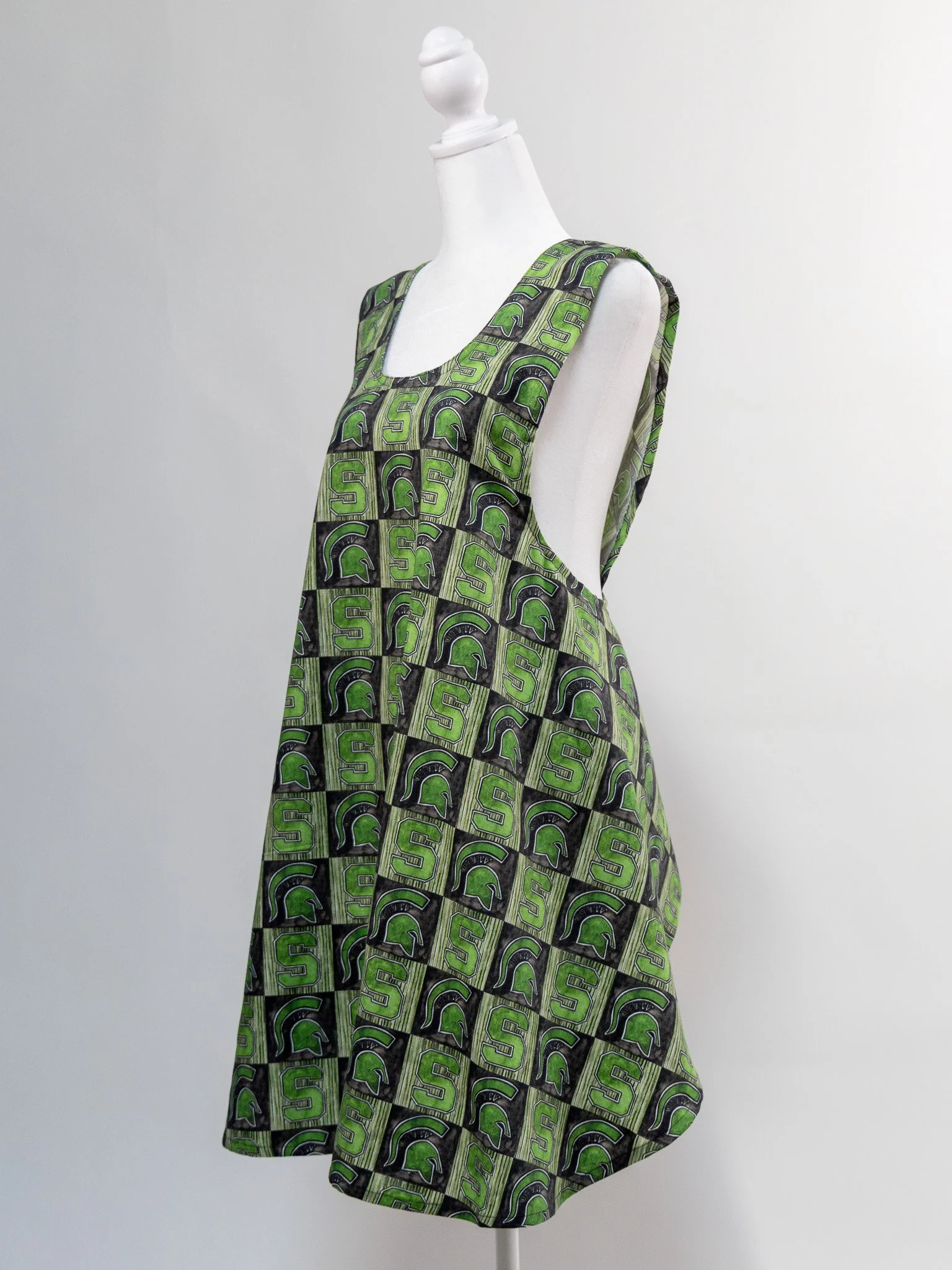 Abigail Leigh Designs MSU Checkered Apron Side.jpg