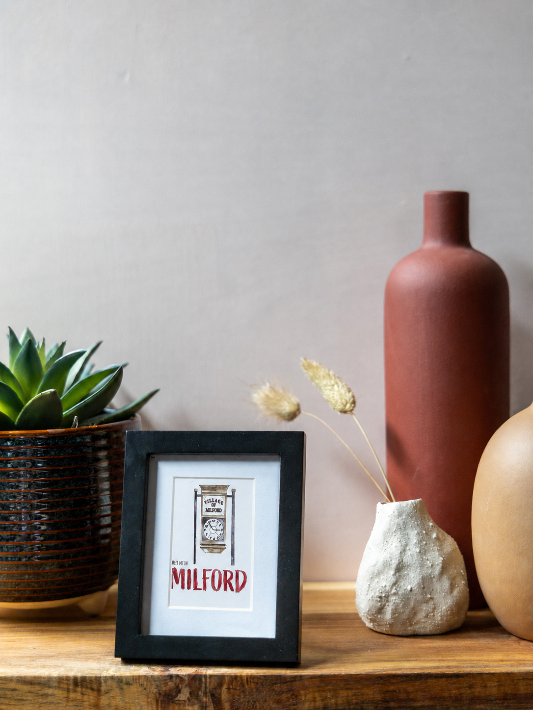 Abigail Leigh Designs Tiny Frame Milford clock red.png