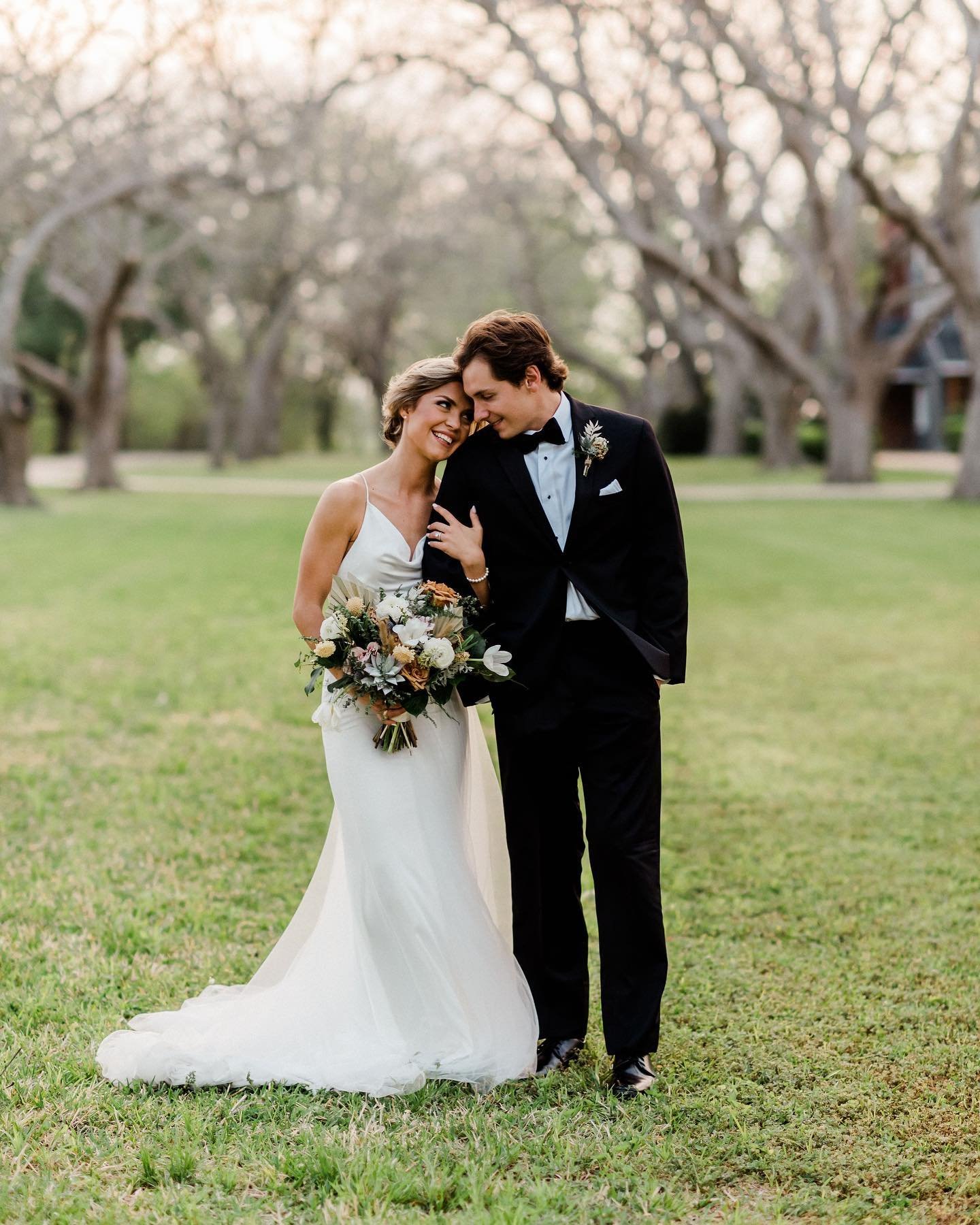 Fifty-Seven-Bloom-Co.---Best-Houston-Wedding-Floral-Wedding-Deals1.jpeg