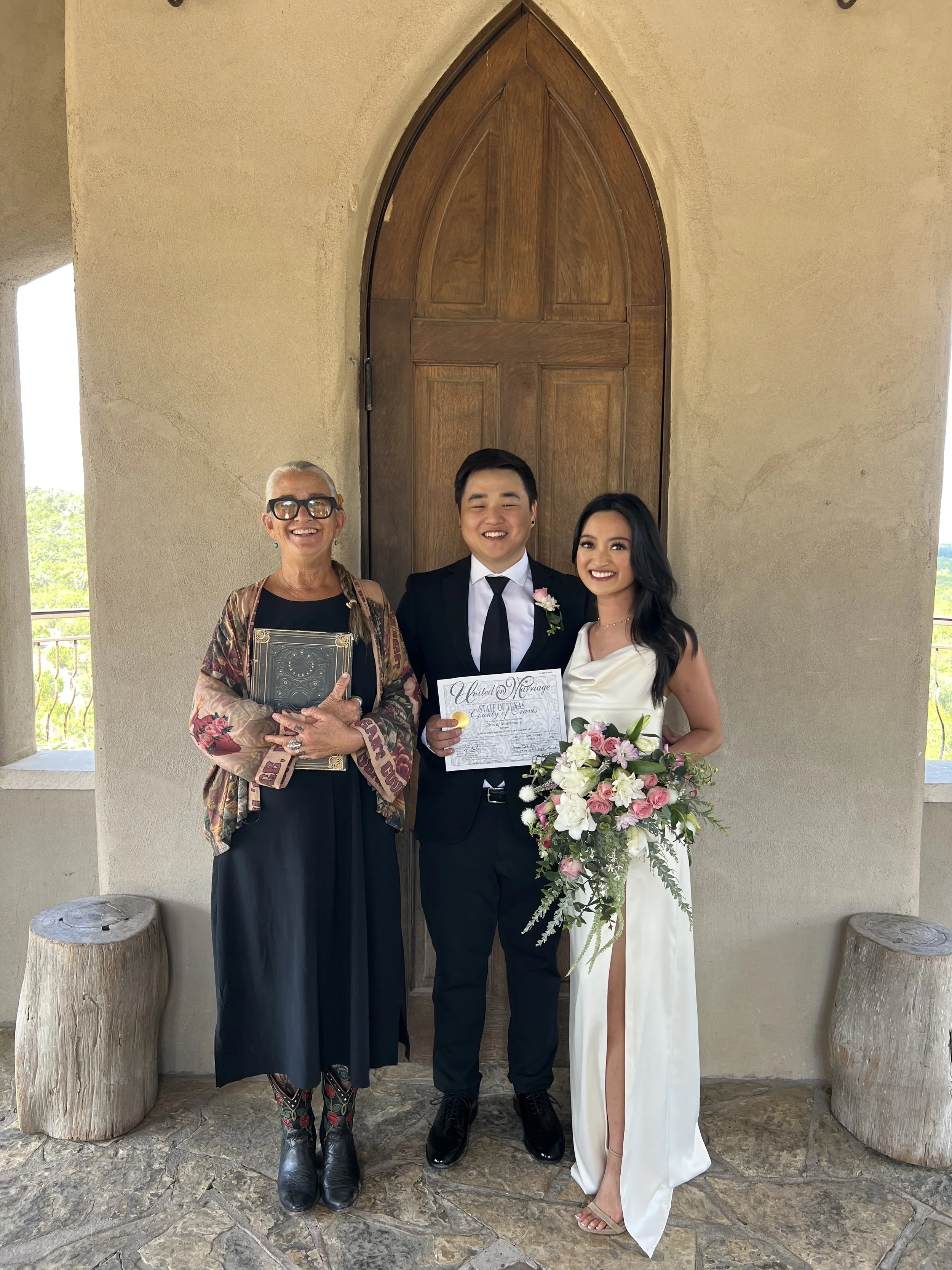 Custom-Hitches-Weddings-Best-austin-Wedding-Officiant-Wedding-Deals6.jpeg