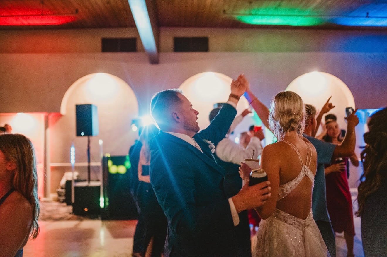 413-Entertainment--Best-Detroit-Wedding-DJ-Wedding-Deals1.jpg