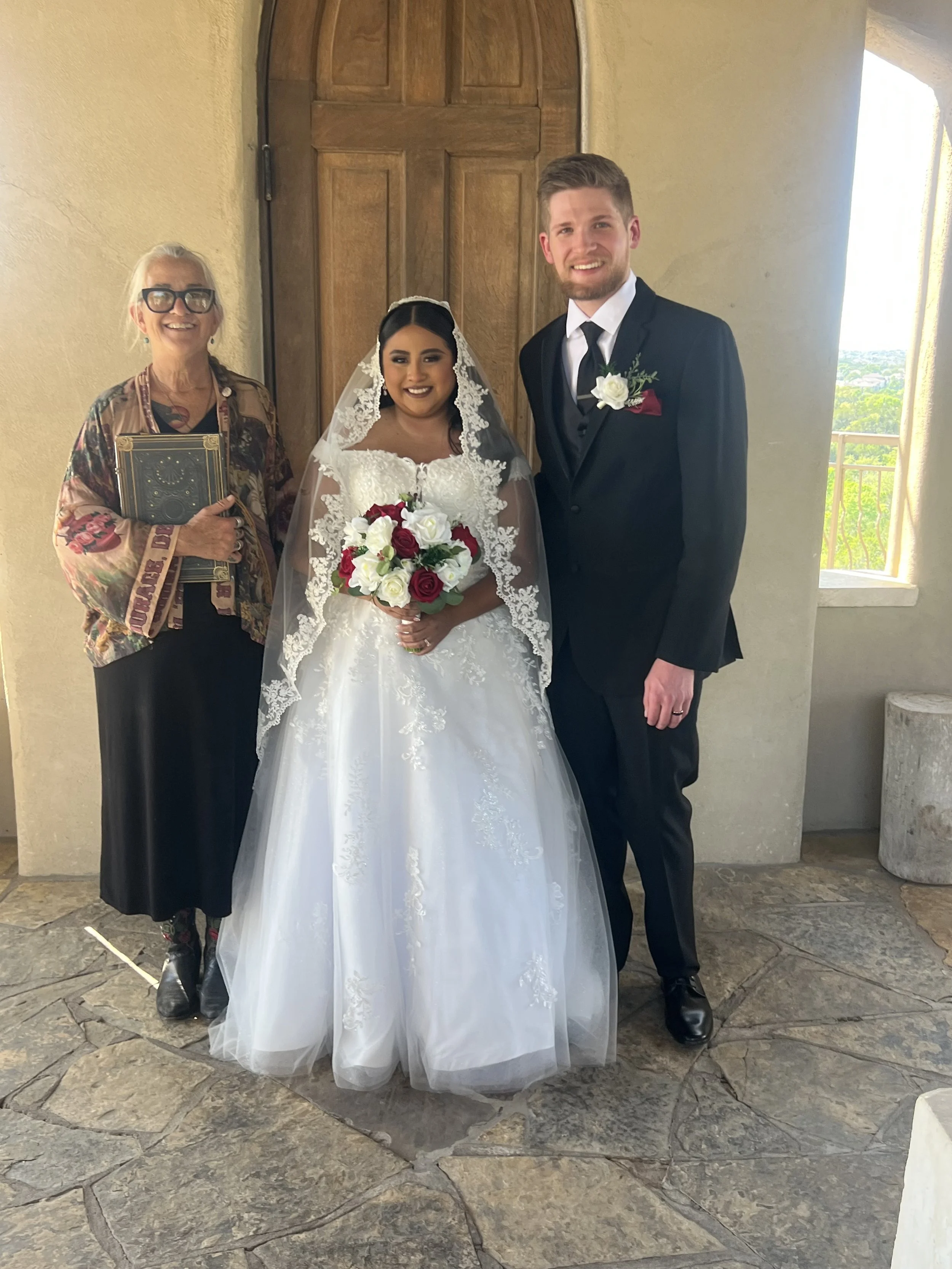 Custom-Hitches-Weddings-Best-austin-Wedding-Officiant-Wedding-Deals9.jpeg