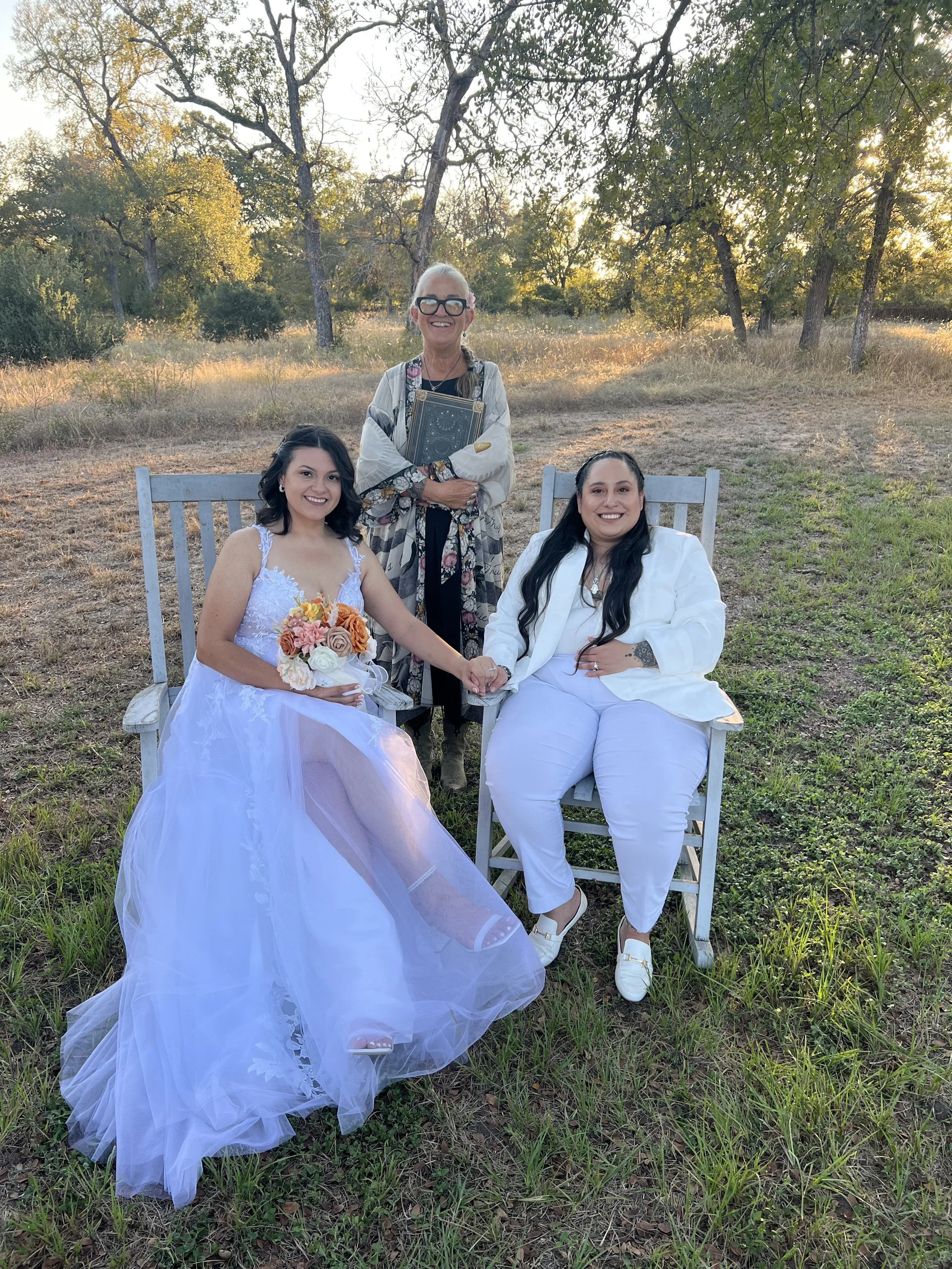 Custom-Hitches-Weddings-Best-austin-Wedding-Officiant-Wedding-Deals8.jpeg