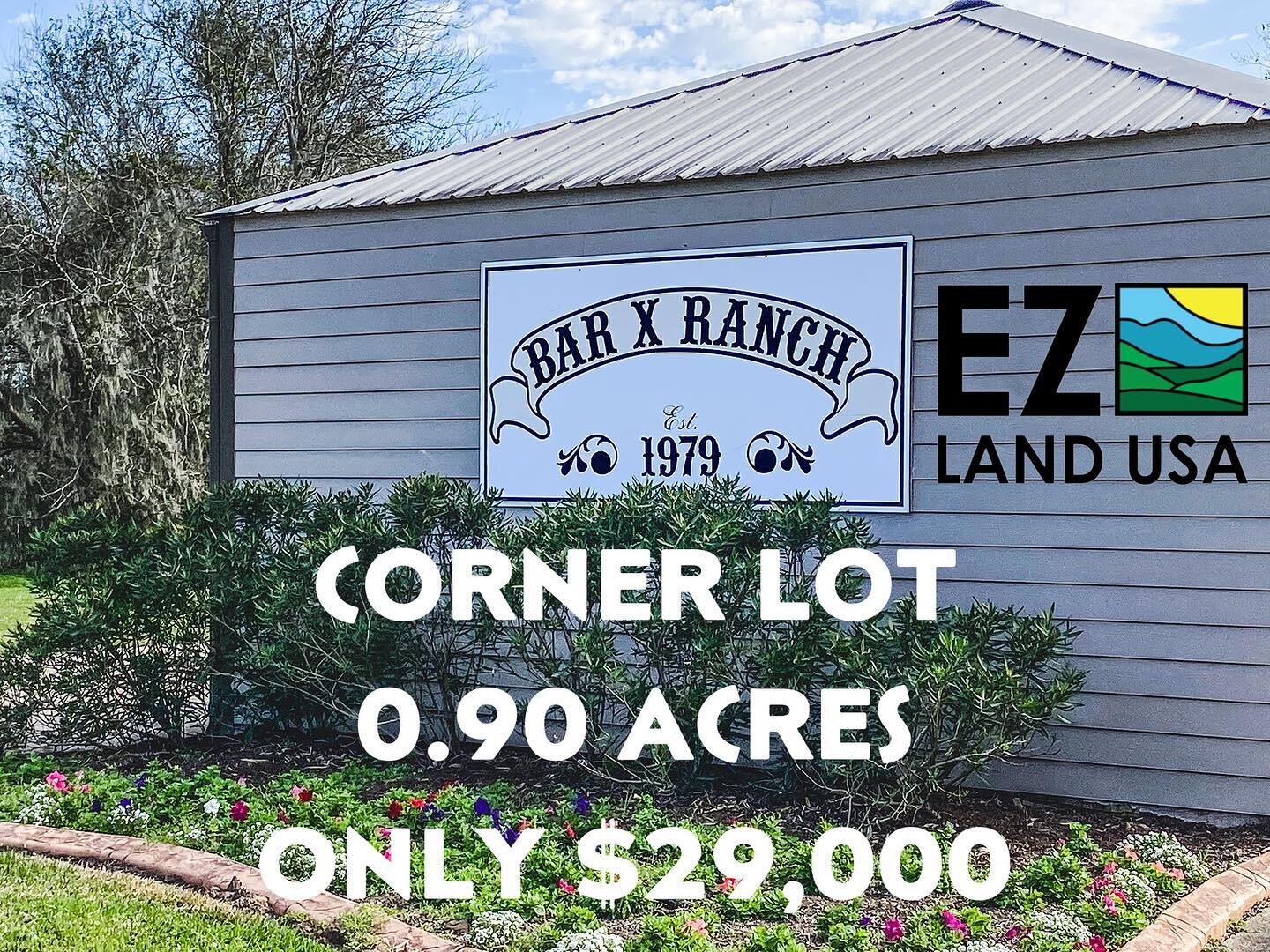 ANOTHER HOT LOT 🚨🔥🔥🔥🔥🔥 
Beautiful Corner Lot 

Details 👇🏽 

501 Wagon Wheel Trail, Angleton TX 77515
Price $29,000
Vacant lot (39,204 )
(.90 Acre)
utilities: Light available. Need
Septic &amp; Water well
county: Brazoria
Subdivision: Bar X Ra