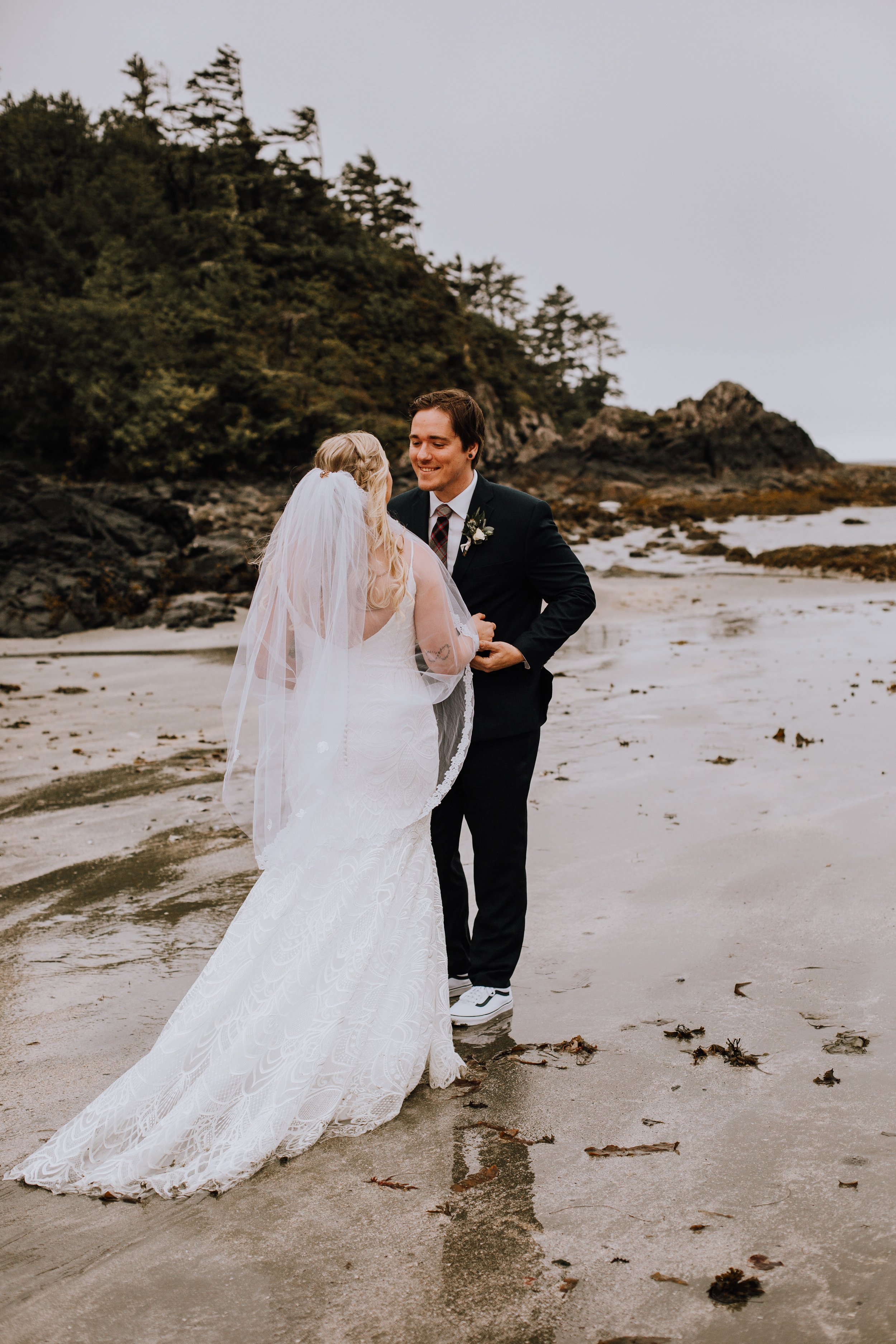 Brooke and Devin Wedding - Tin Wis Best Western Tofino Vancouver Island British Columbia - Elyse Anna Photography-1666.jpg