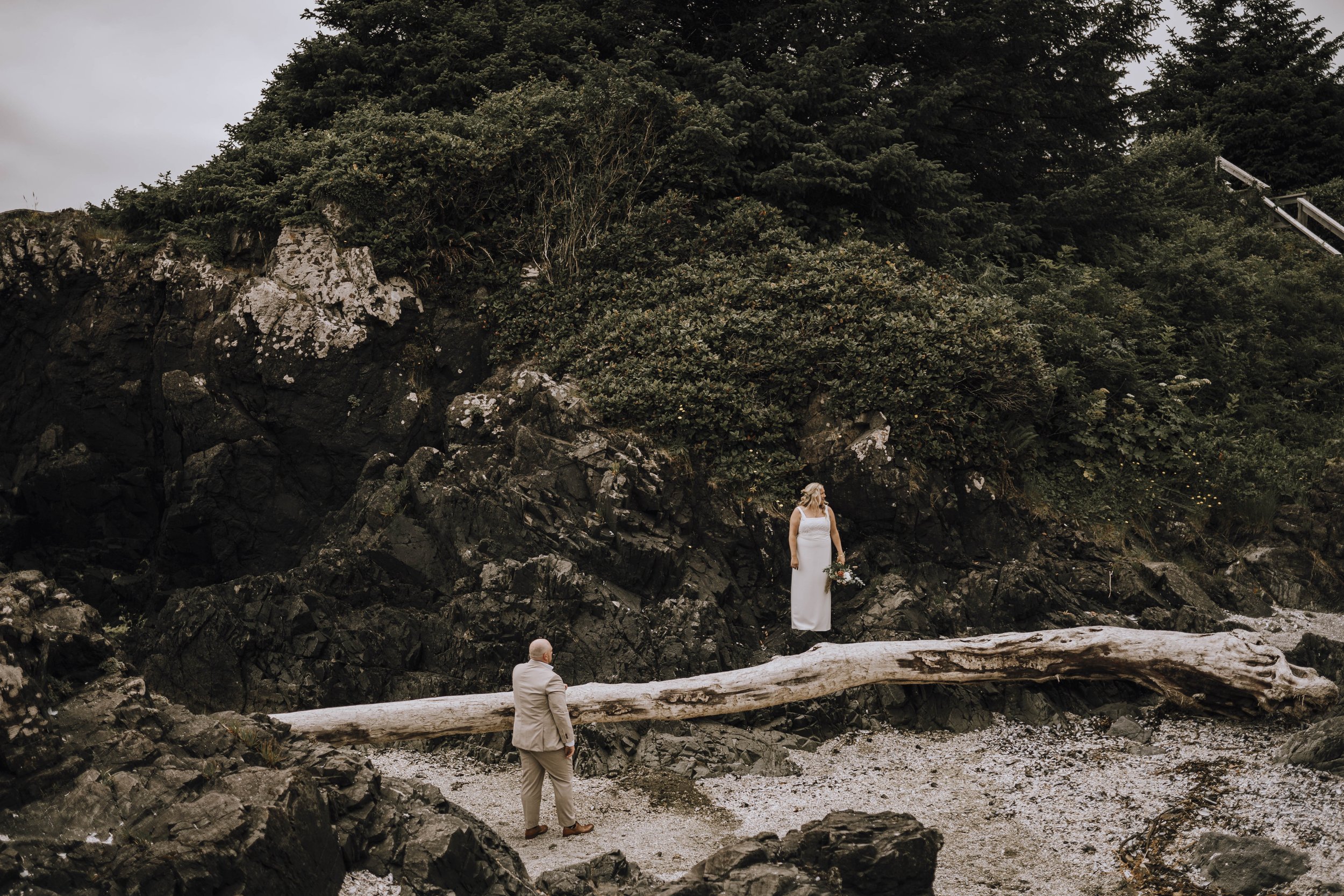 Jamie and Brad wedding - Tofino Vancouver Island British Columbia - Elyse Anna Photography-00852.jpg