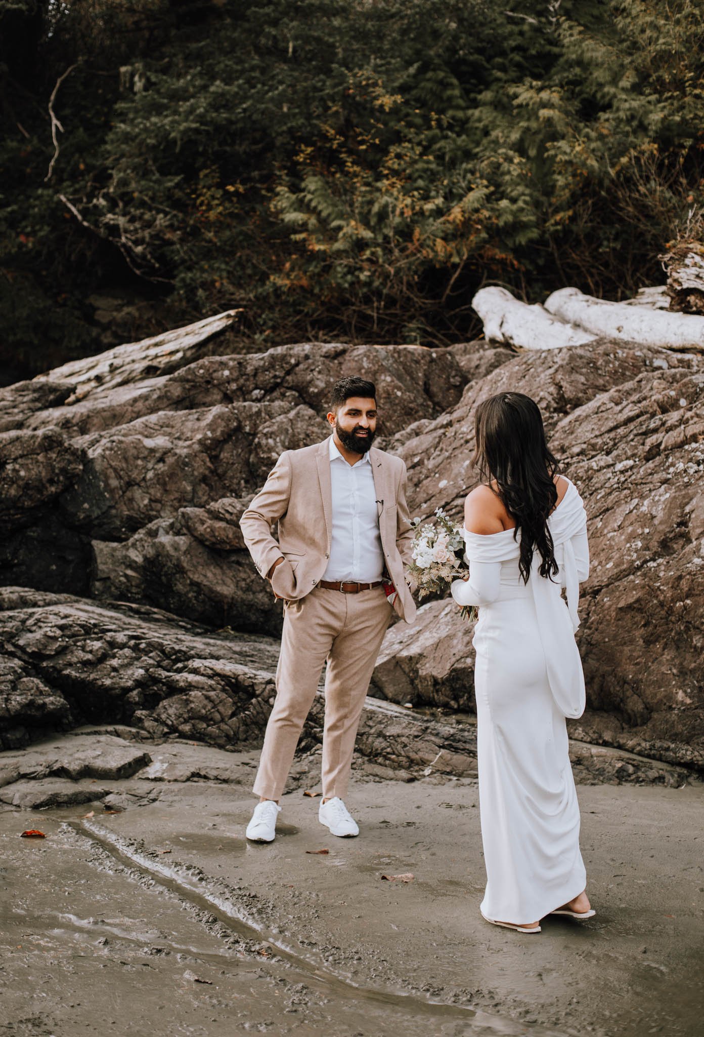 Sabreen and PJ Elopement - Tofino Vancouver Island British Columbia - Elyse Anna Photography - Vancouver Island Elopement-0341.jpg