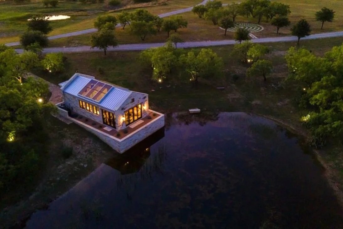 PRIVATE RESIDENCE & ART PAVILION