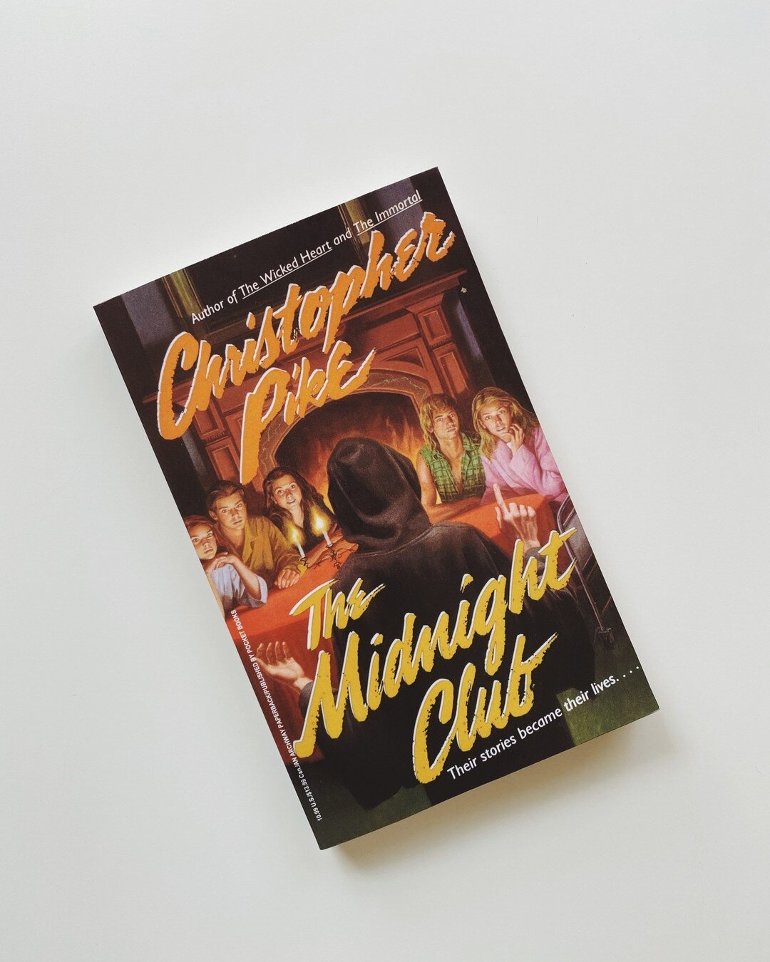 Nunca li Christopher Pike. Acho que, na minha adolesc&ecirc;ncia, o R.L.Stine era mais comum por estas bandas. MAS, vi o trailer da nova s&eacute;rie que vai estrear na Netflix no in&iacute;cio de outubro (v&atilde;o ver). &Eacute; dos mesmos produto