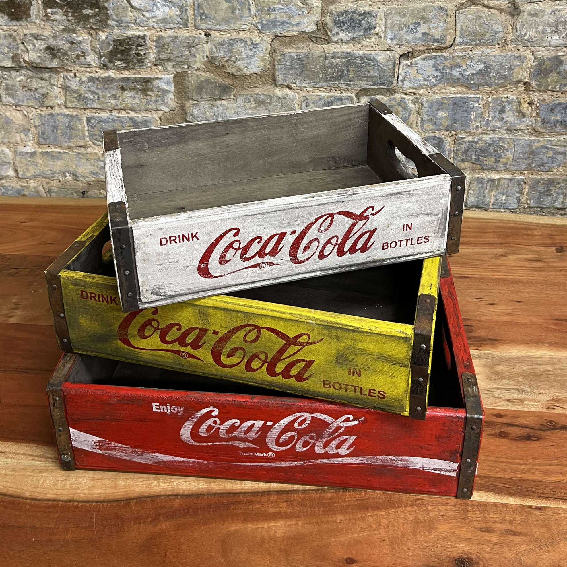 original-coca-cola-crate-in-red_11050_pic3_size4.jpg