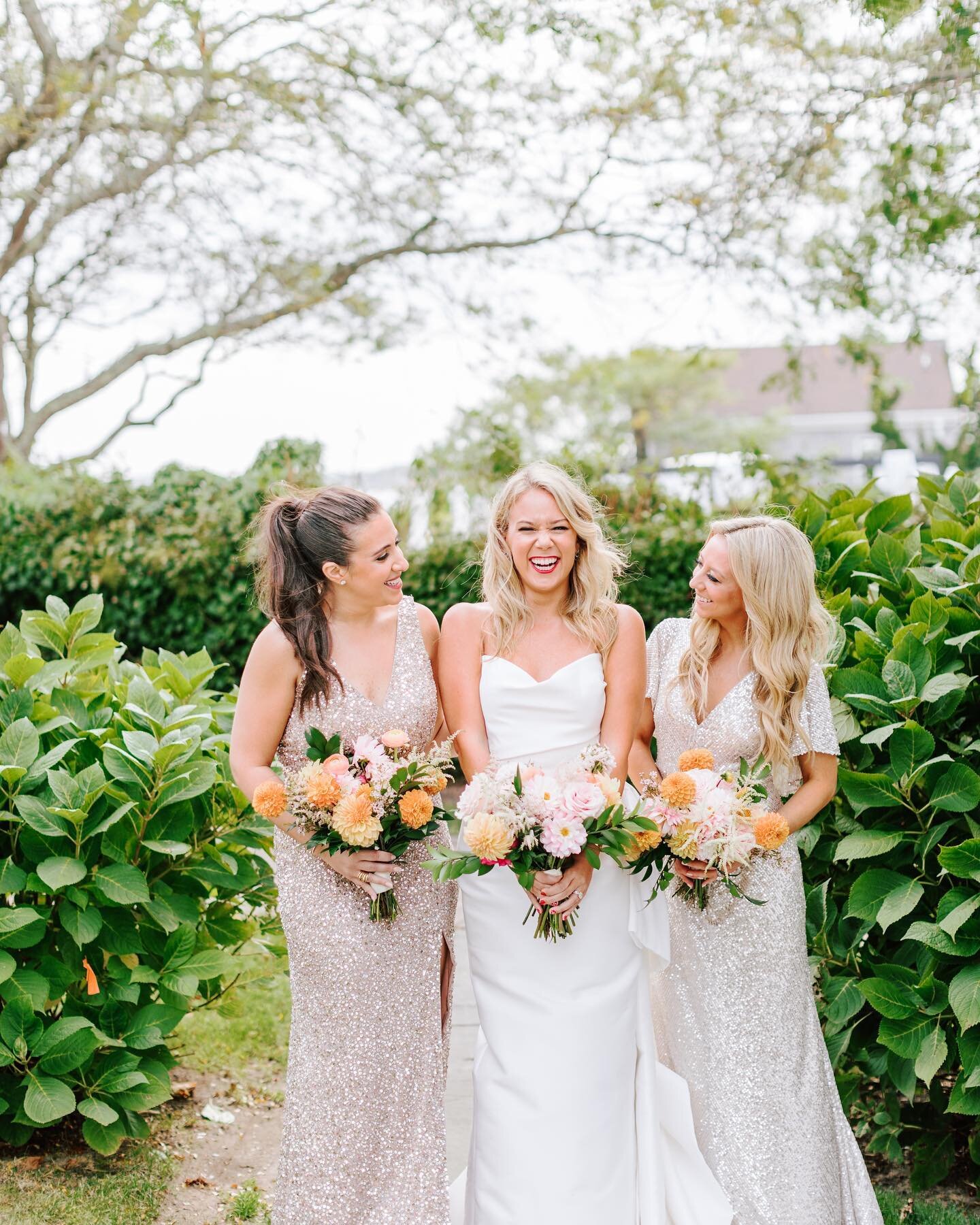 Happy International Women&rsquo;s Day! &ldquo;A woman should be two things: who and what she wants&rdquo; - Coco Chanel

#hamptonsbride #eastendweddings #women #engaged #libride #luxeweddings #weddingstyle #hamptonsweddingplanner #details #longisland