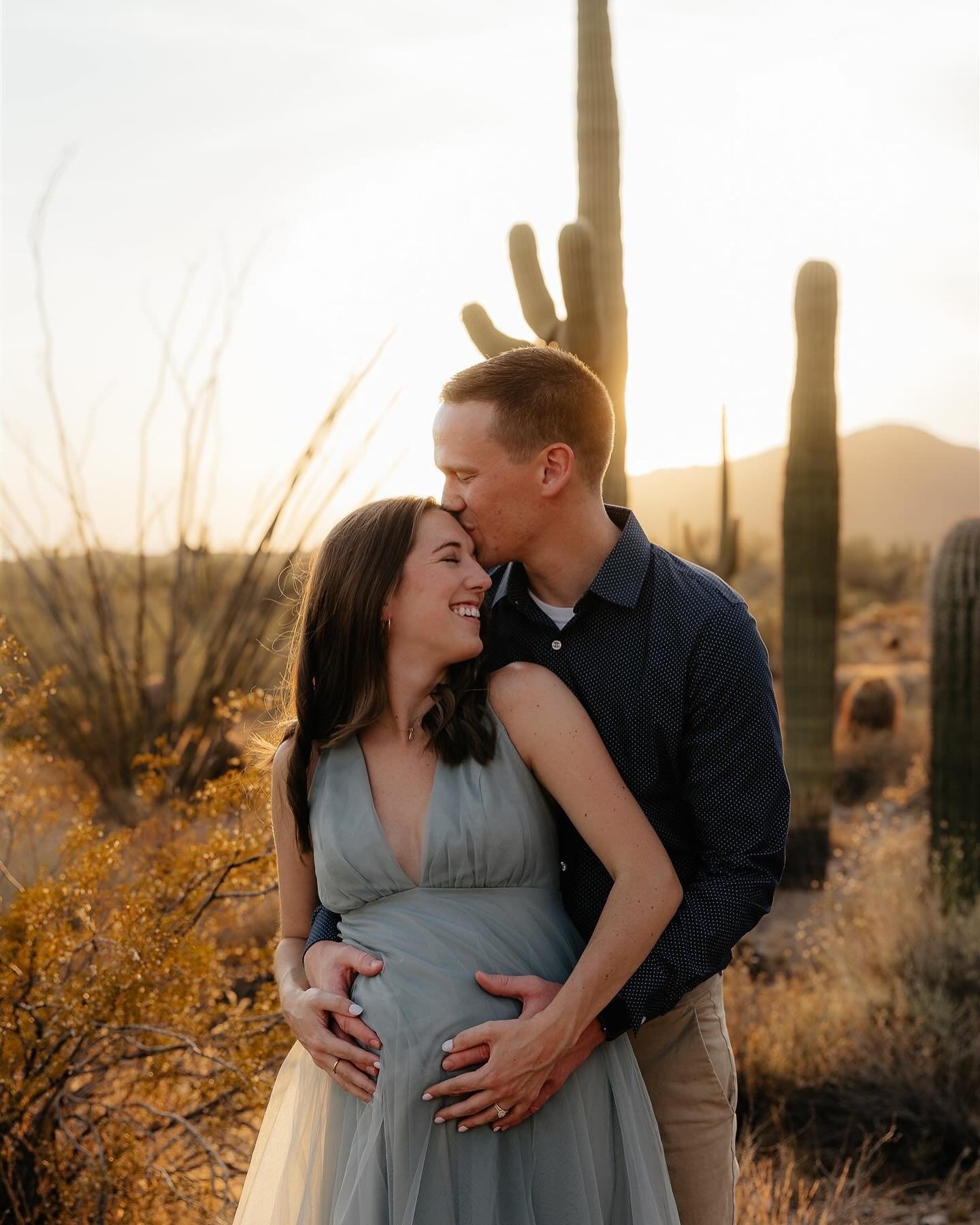tender moments on this sweet maternity shoot ✨
&bull;
&bull;
&bull;
&bull;
&bull;
&bull;
&bull;
&bull;
#arizonaphotographer
#arizonaengagementphotographer 
#arizonacouplesphotographer
#arizonacouplephotographer
#arizonaweddingphotographer 
#arizonawe