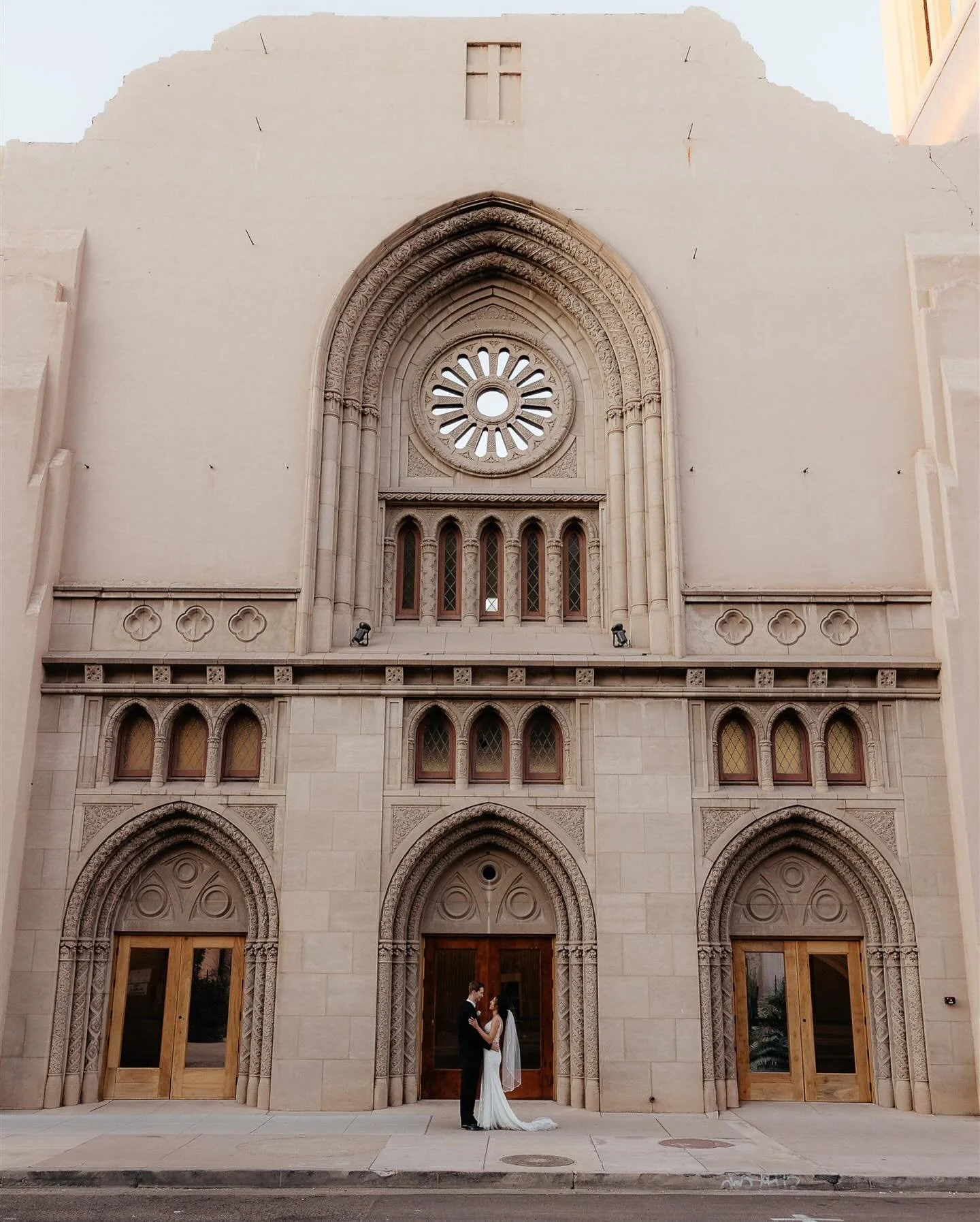 getting to run around the concrete jungle + capture love stories &gt;&gt;&gt;&gt;&gt; 
&bull;
&bull;
&bull;
&bull;
&bull;
&bull;
&bull;
&bull;
&bull;
&bull;
&bull;
&bull;
#arizonaphotographer
#cabophotographer 
#arizonaengagementphotographer 
#caboen