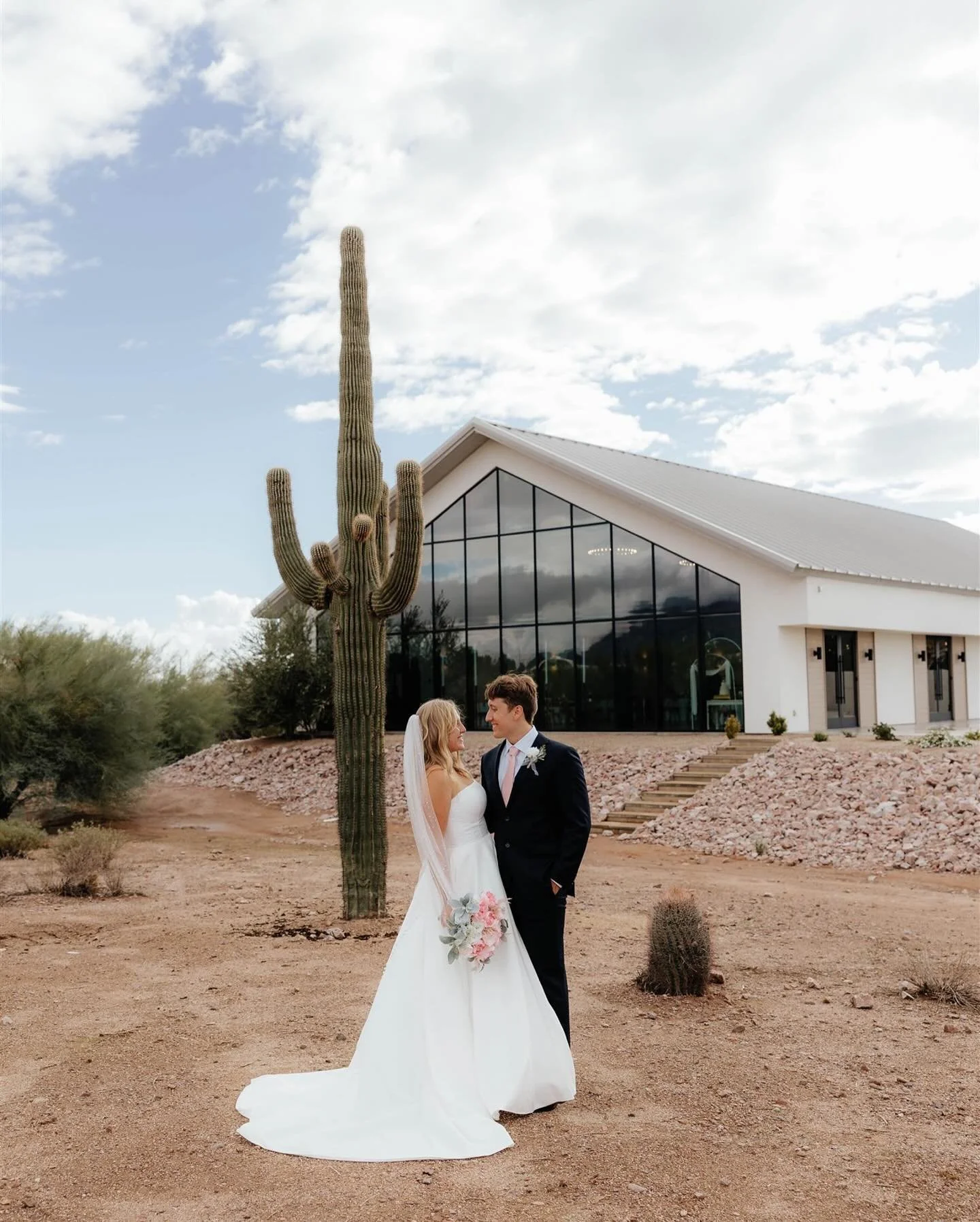 a lovely day getting to celebrate the knights + the sweet love that they share 🤍

vendors:
venue: @desertviewweddings 
planner: @kristimarieevents 
photographer: @loveendures.photo 
second: @nicomariephoto 
content creator: @loveendures.content 
DJ:
