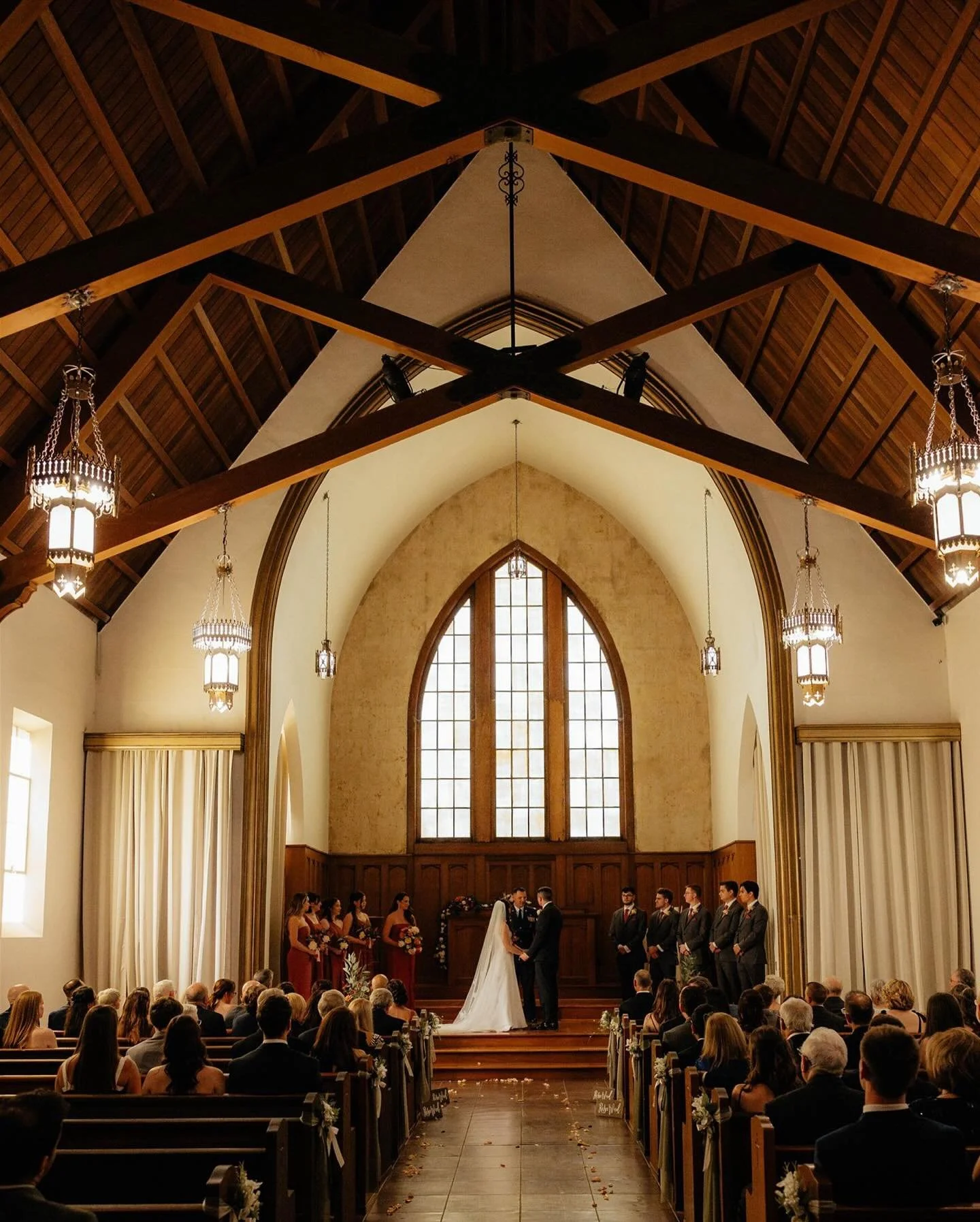biggest congratulations ever to the wrights 🥂

Vendor Team: 
Venue: @thewoodlandphxaz @woodlandphx 
Photo: @loveendures.photo
Second: @theholtorfsphoto 
Content Creation: @loveendures.content 
Planner: @cactusbloomevents
Bridal Attire: @davidsbridal