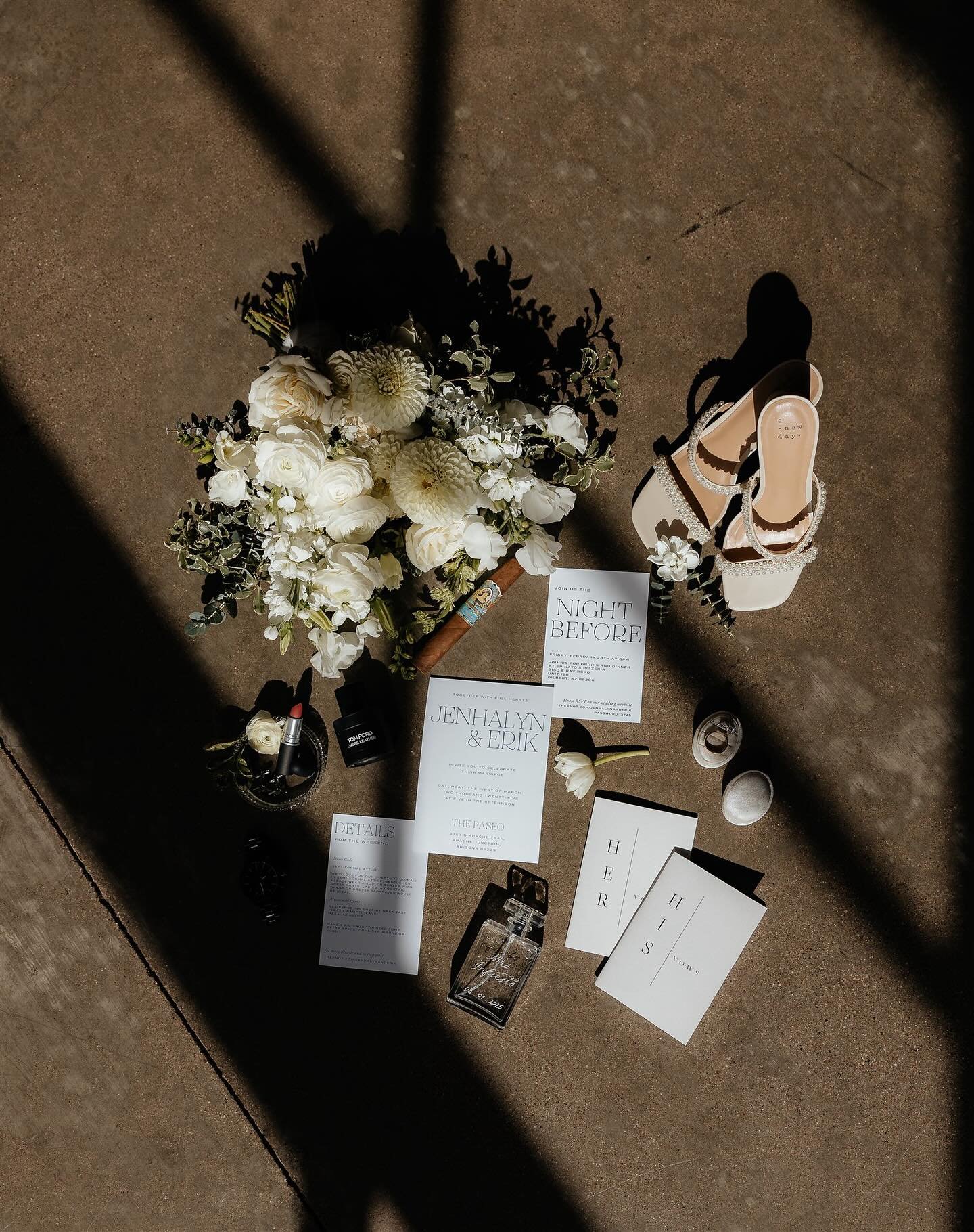 so I think I might drool over these forever 🤤

vendor team:
Venue: @thepaseovenue
Bridal Attire: @weddingbellesaz
Bridesmaid Attire: @azazieoffical
Cake/Desserts: @whiskandpaddle_az
Beverages/Bartending: @ontherocksbartenders
Catering:@creationsincu