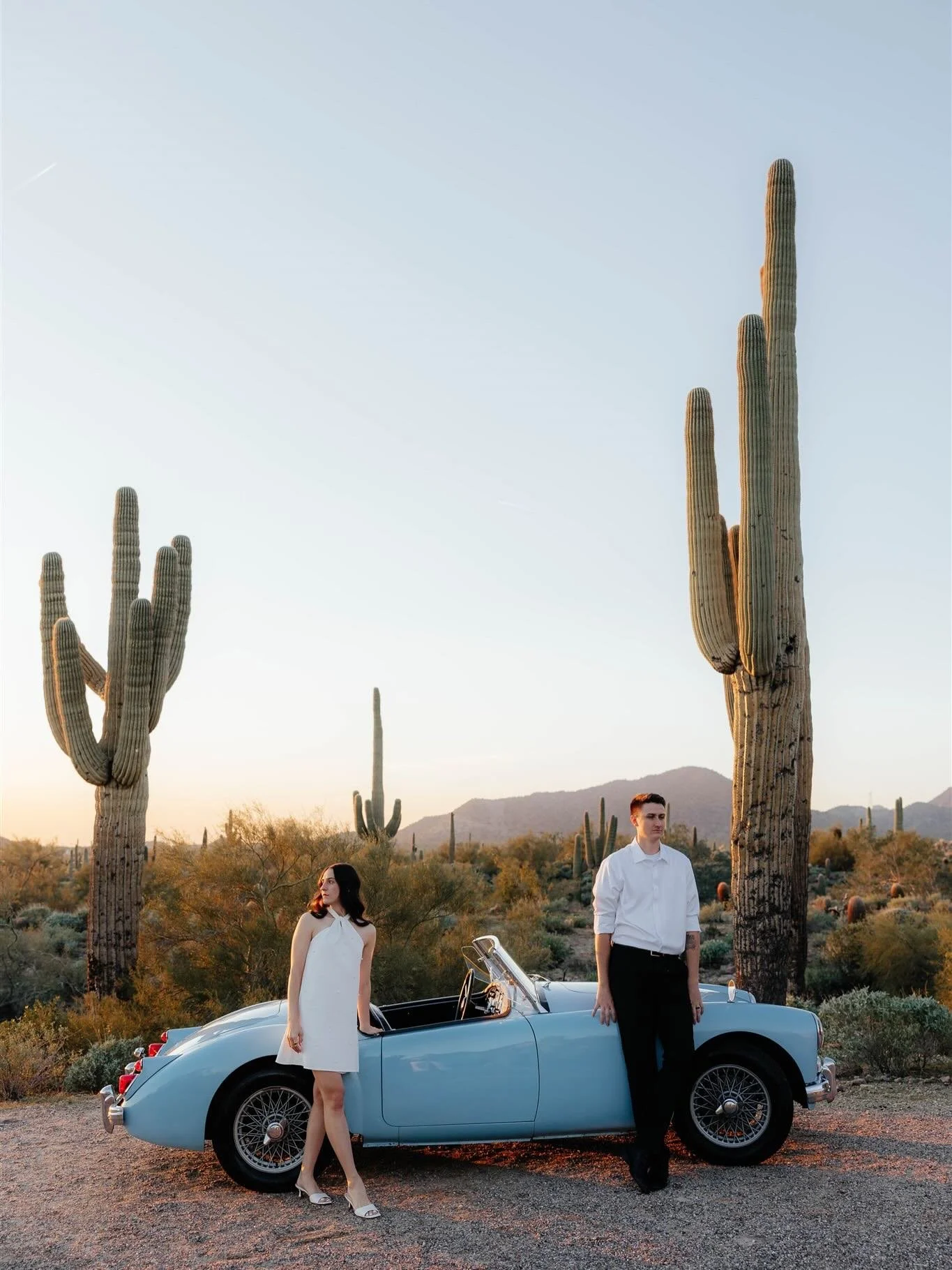 YES to a vintage car at your engagement session ✨

#arizonaweddingphotographer 
#arizonaengagementphotographer 
#knoxvilleweddingphotographer
#knoxvilleengagementphotographer
#arizonaweddings