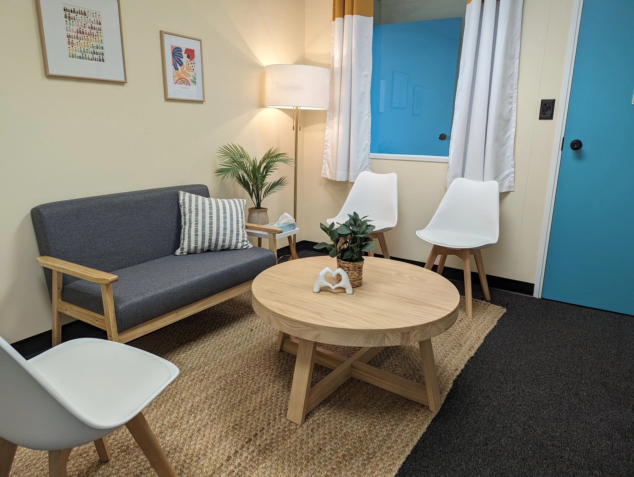 Room with bright colors and chairs