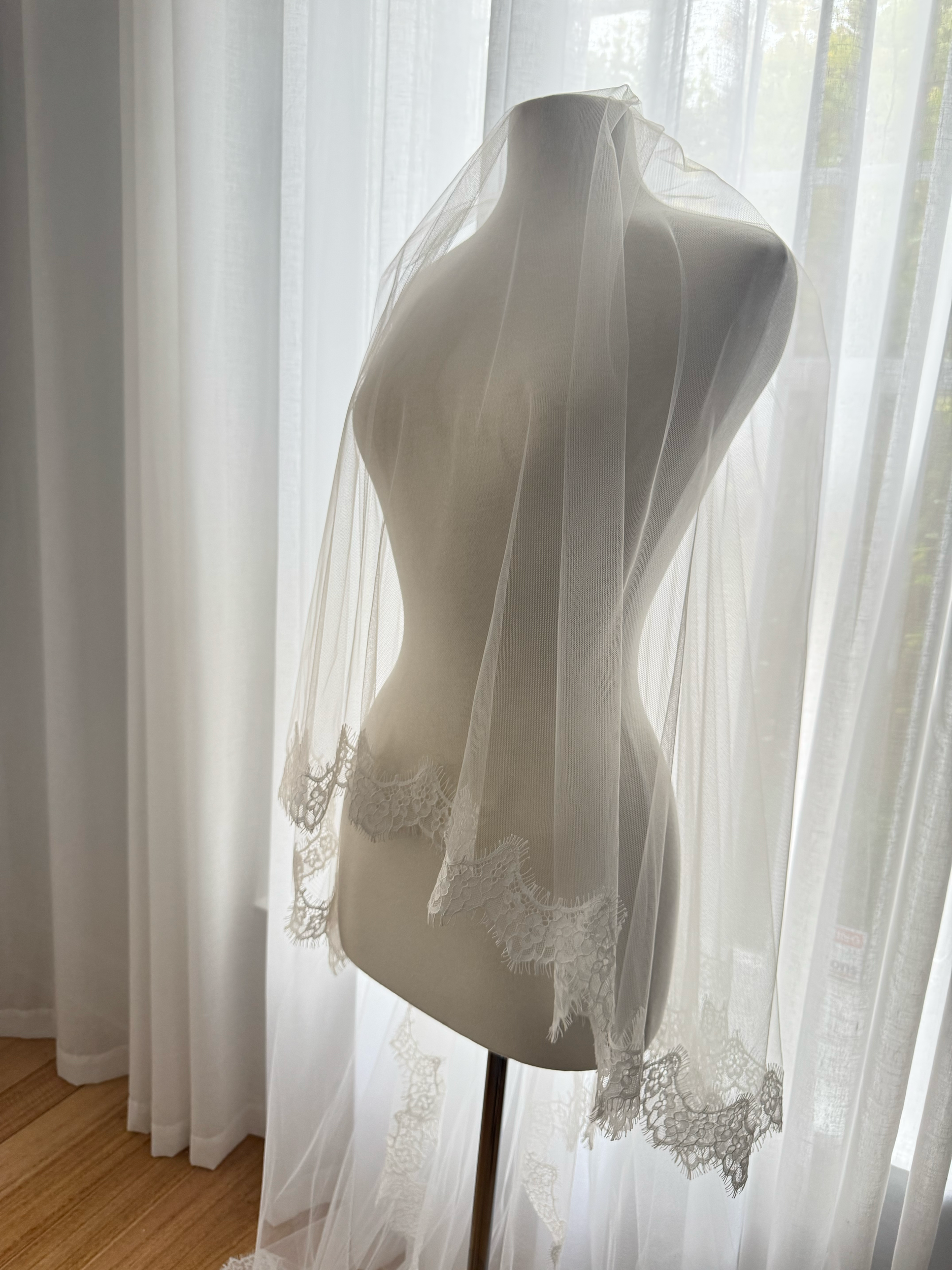 2 Tier Lace Trim Blusher Cathedral Veil FB002