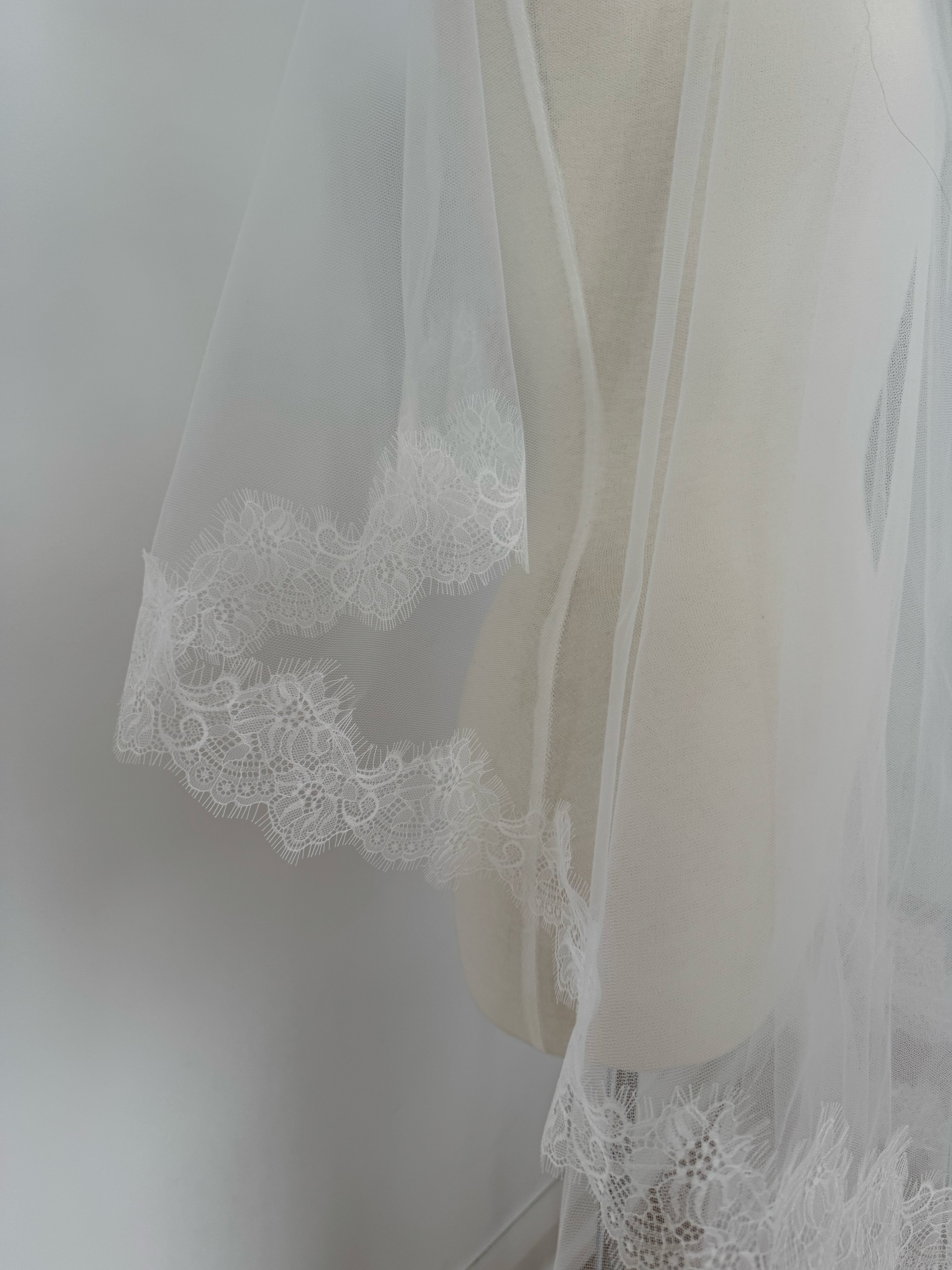 Mantilla Lace edge veil FB001